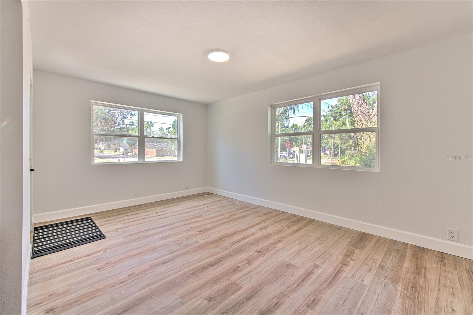 Image 18 of 24 For 2002 Hanna Avenue