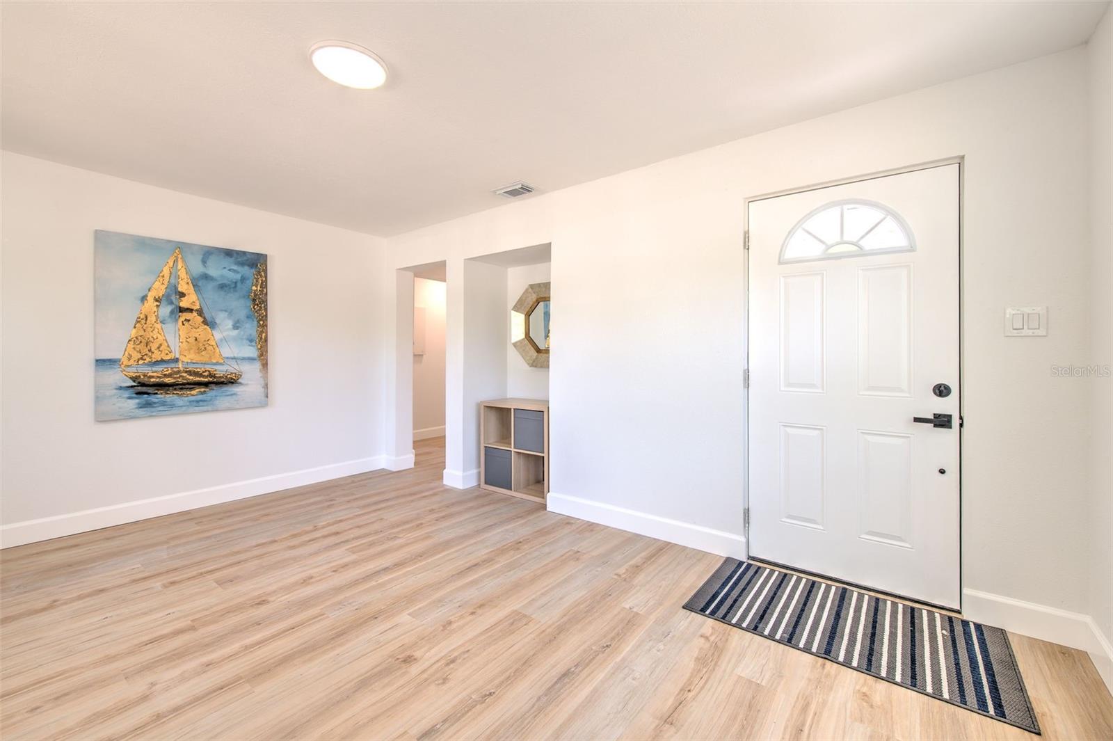 Image 20 of 24 For 2002 Hanna Avenue