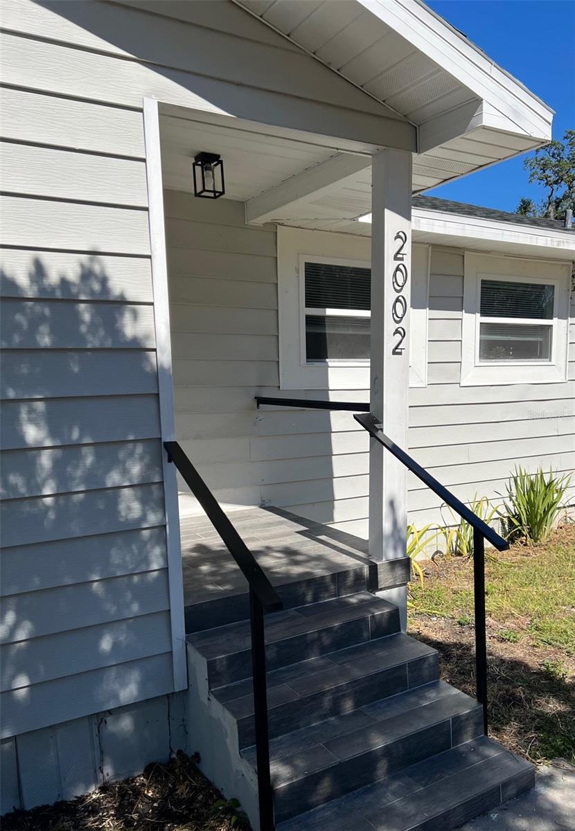 Image 3 of 24 For 2002 Hanna Avenue