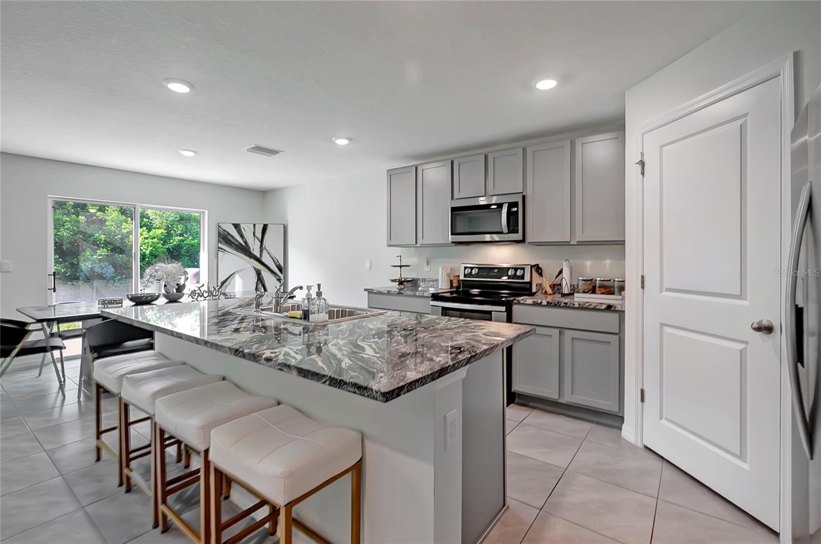 Image 10 of 54 For 7737 Rosewood Garden Loop