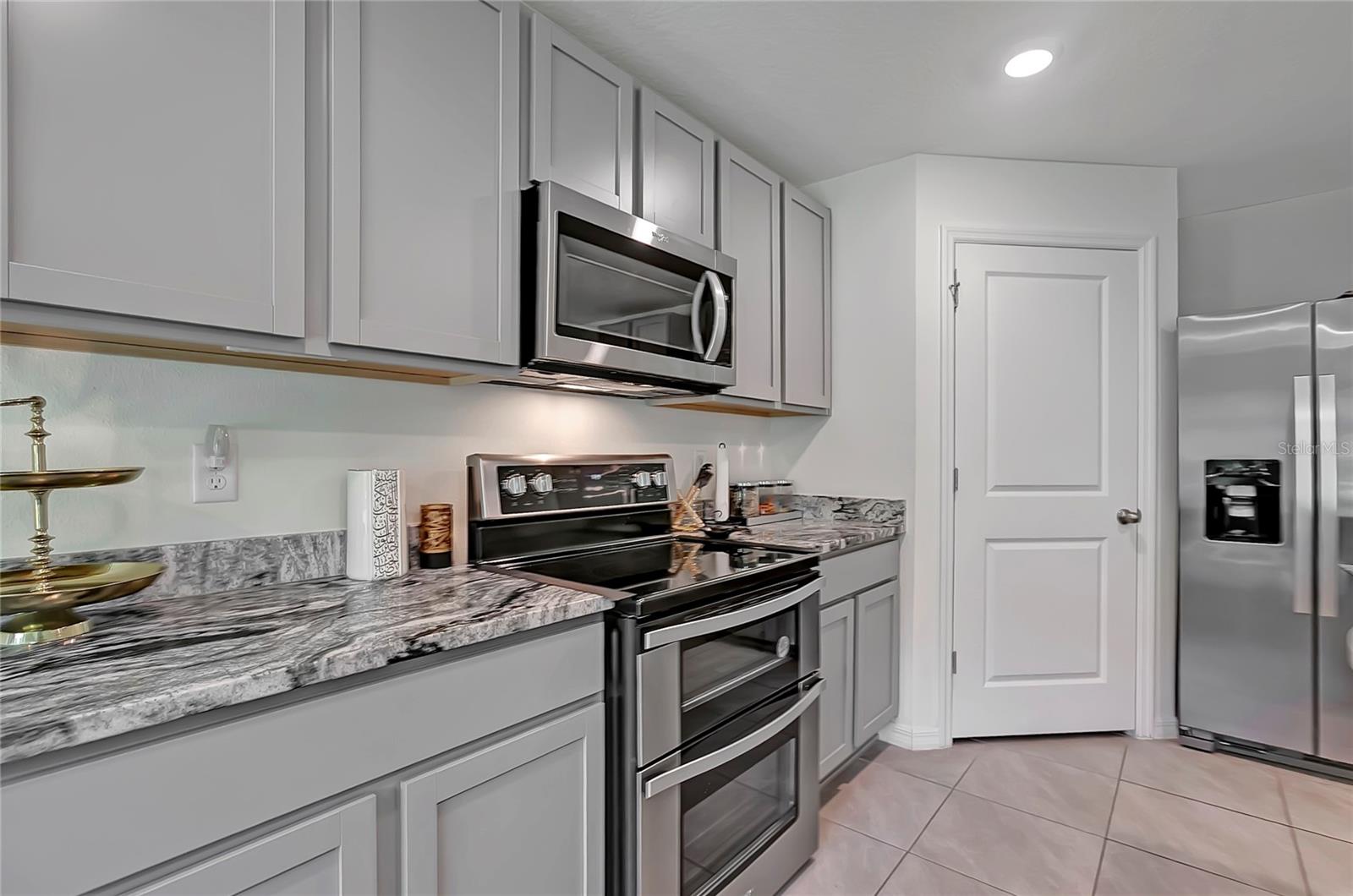 Image 16 of 54 For 7737 Rosewood Garden Loop