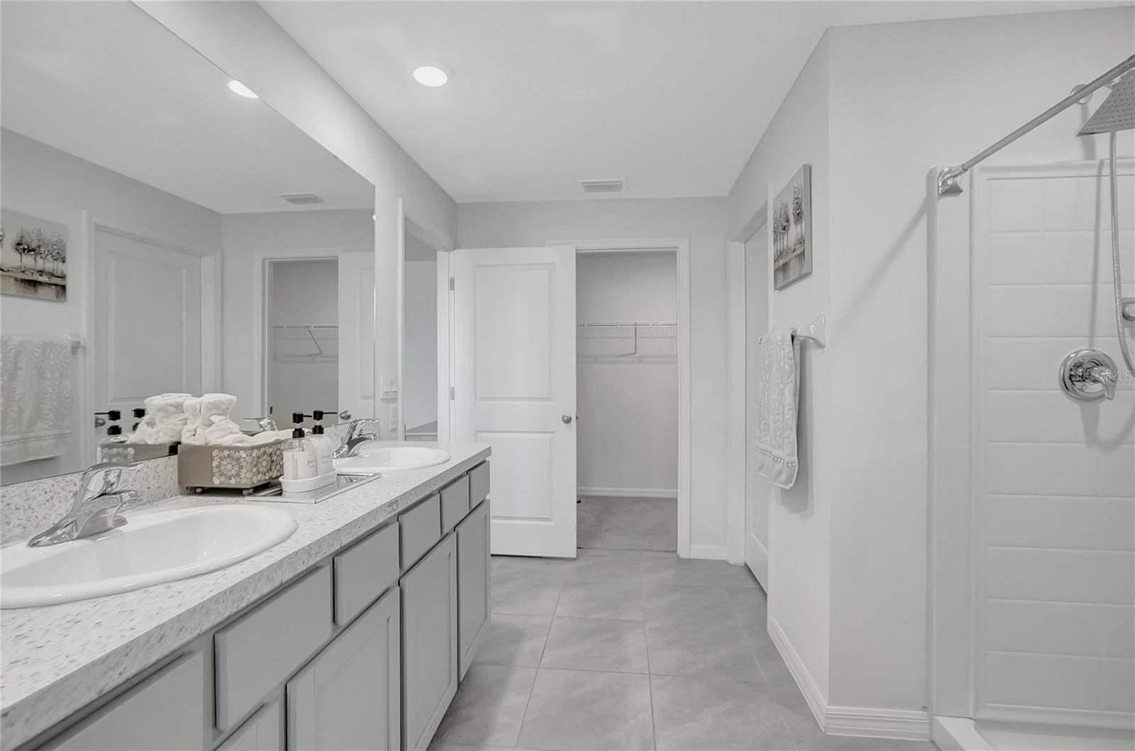 Image 31 of 54 For 7737 Rosewood Garden Loop