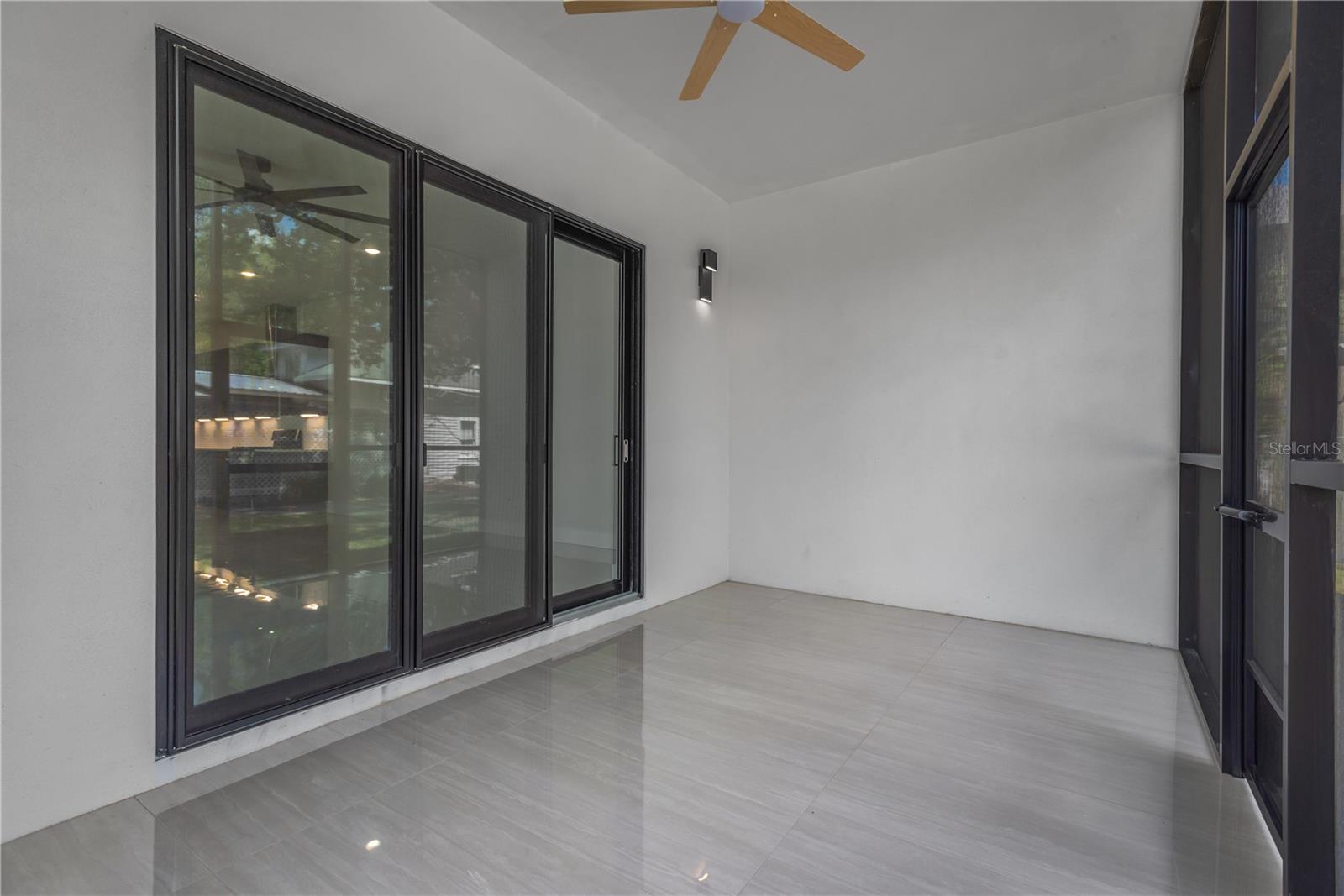 Image 11 of 33 For 6021 Interbay