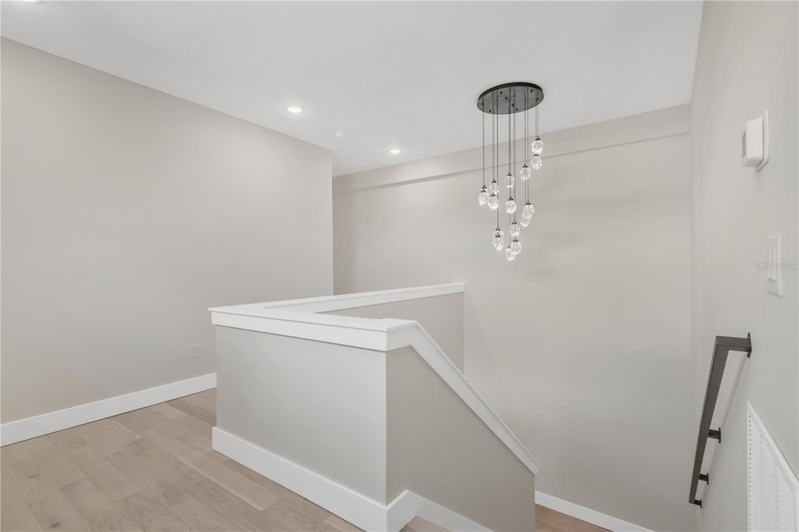 Image 14 of 33 For 6021 Interbay