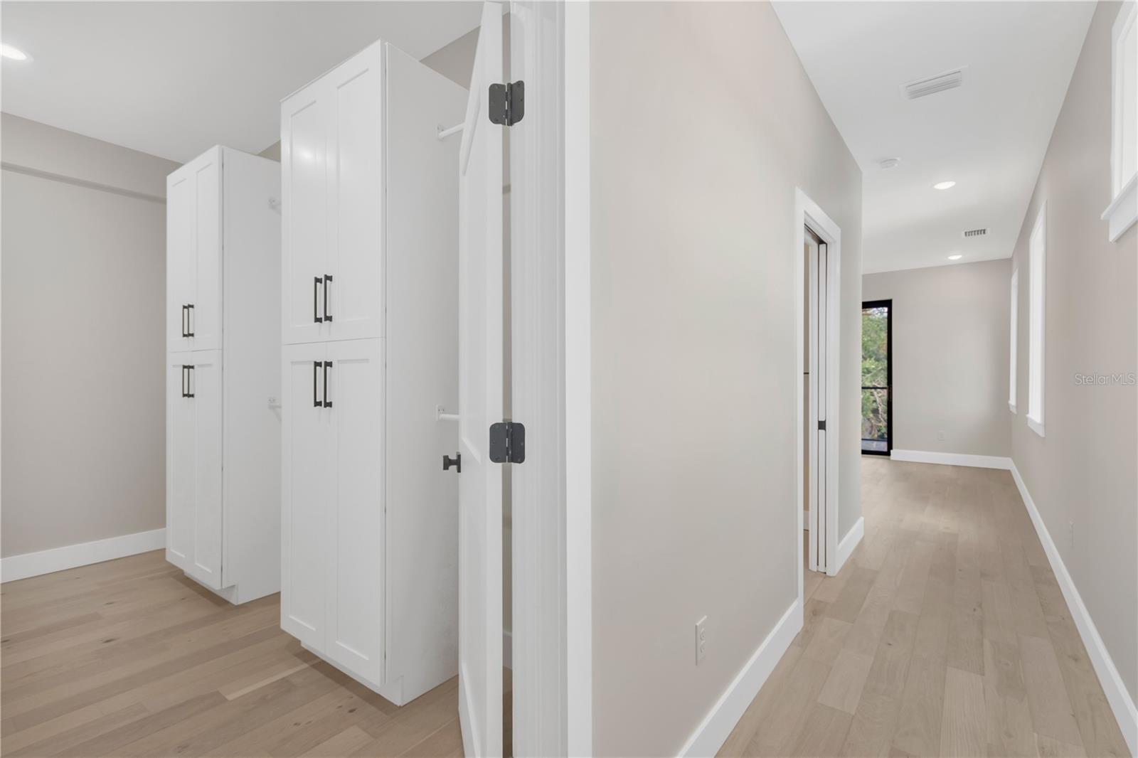 Image 16 of 33 For 6021 Interbay