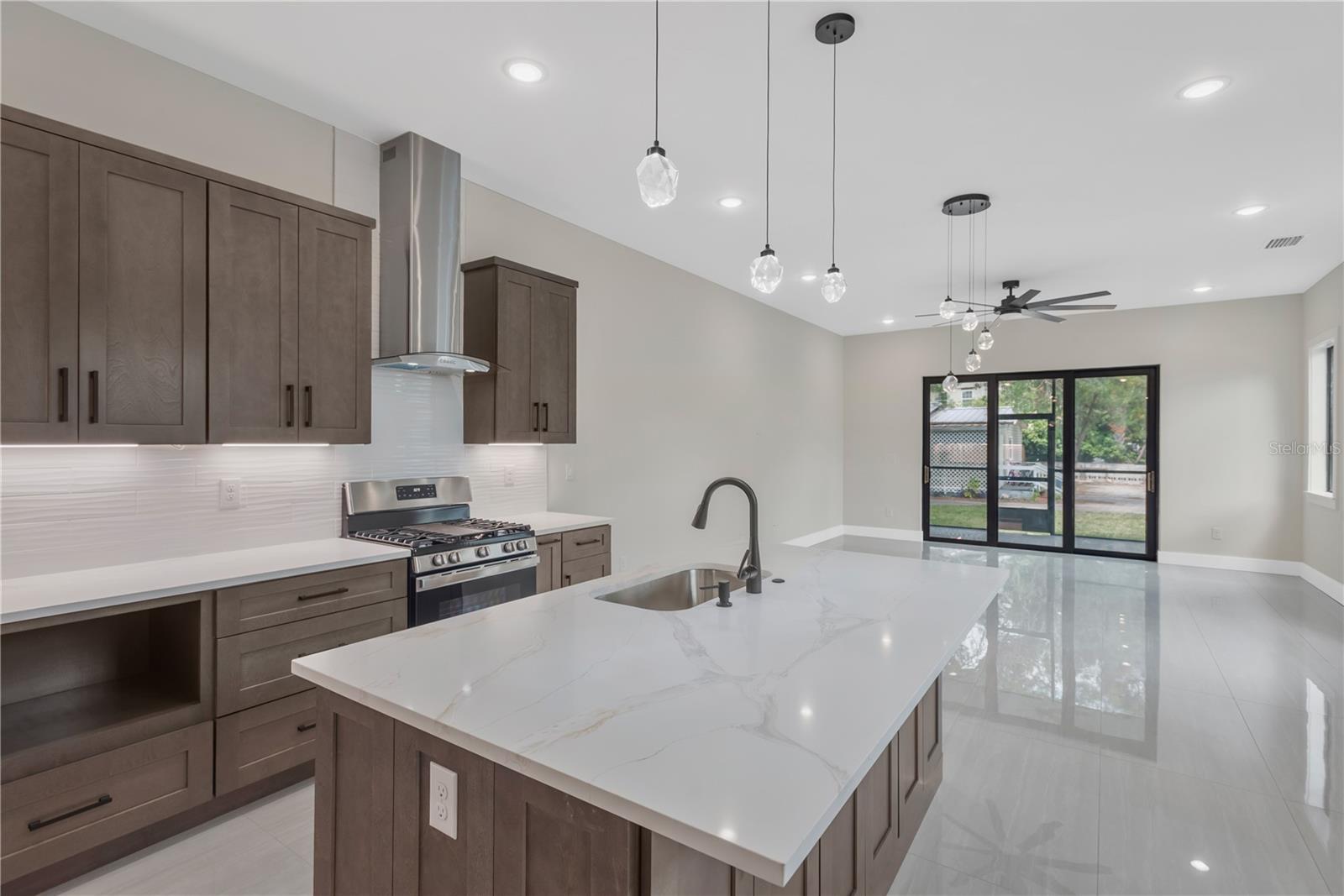 Image 3 of 33 For 6021 Interbay