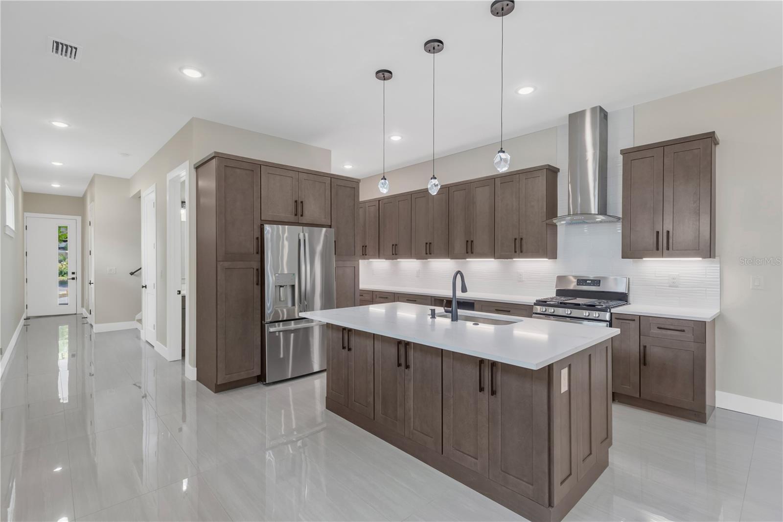 Image 6 of 33 For 6021 Interbay