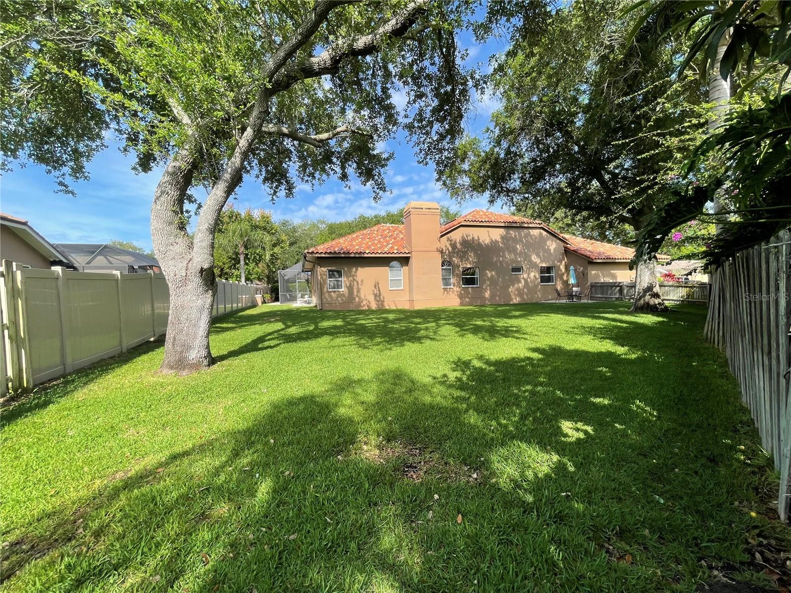 Listing photo id 22 for 2366 Anthony Avenue