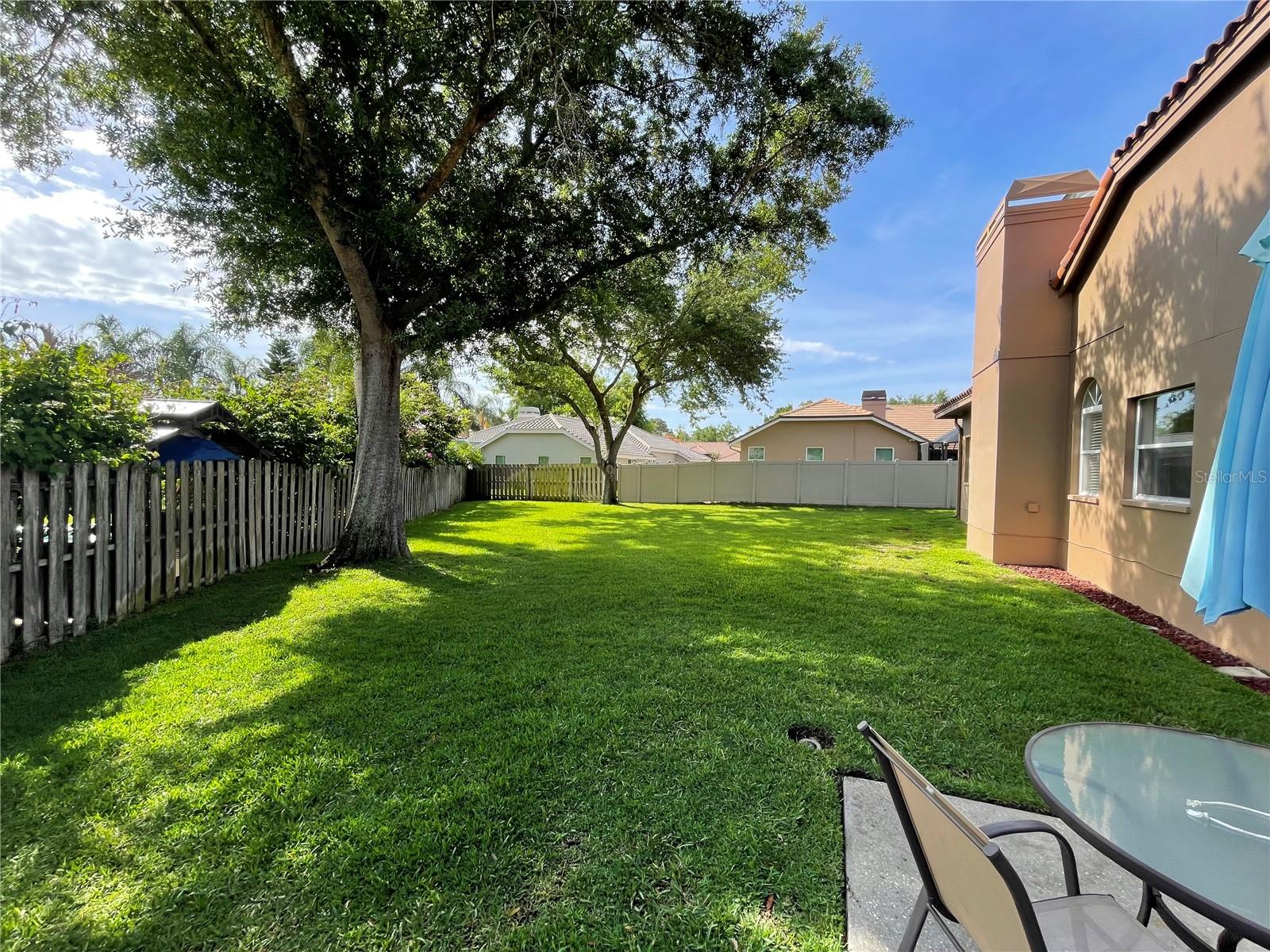 Listing photo id 24 for 2366 Anthony Avenue