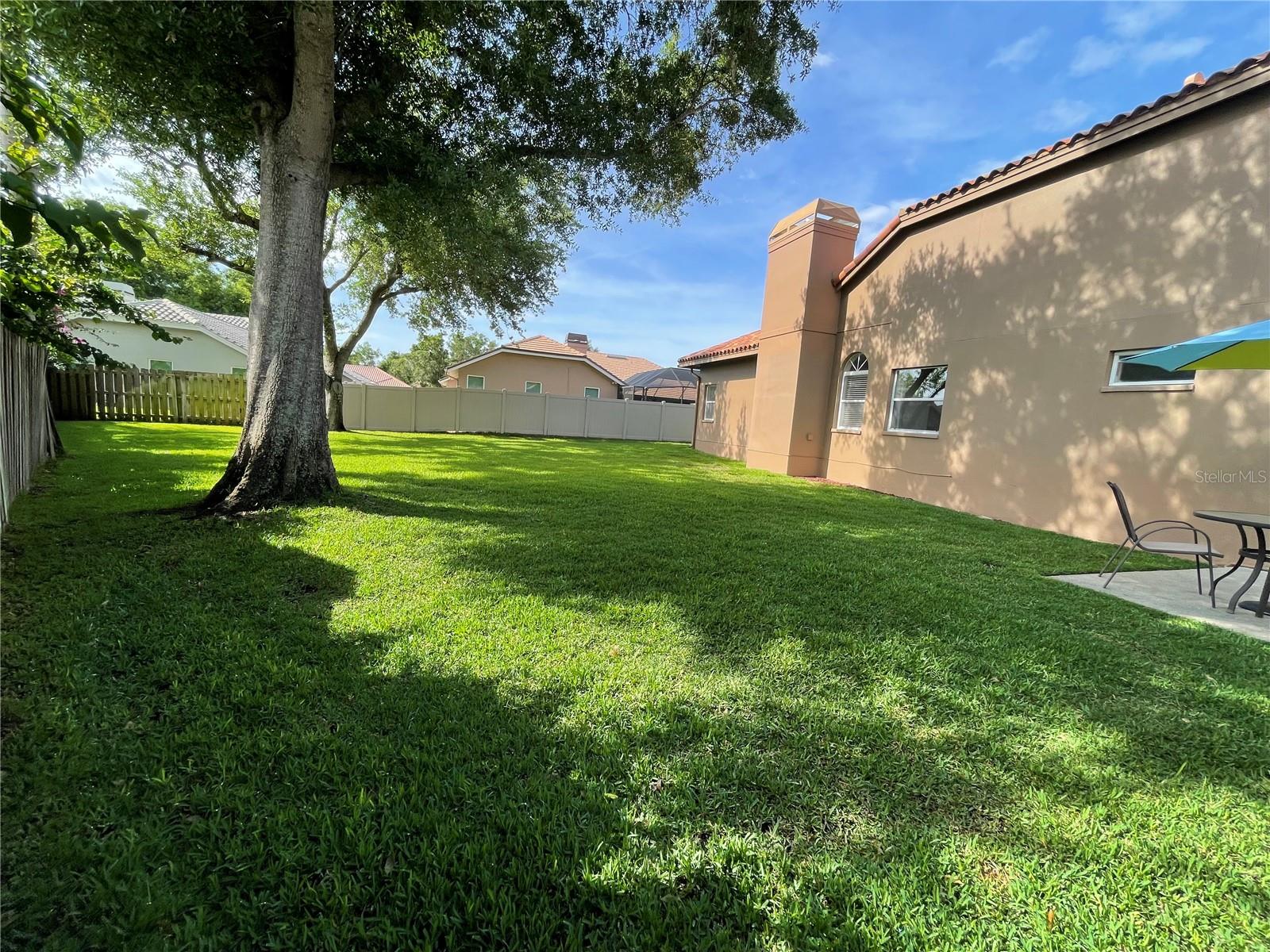 Listing photo id 25 for 2366 Anthony Avenue