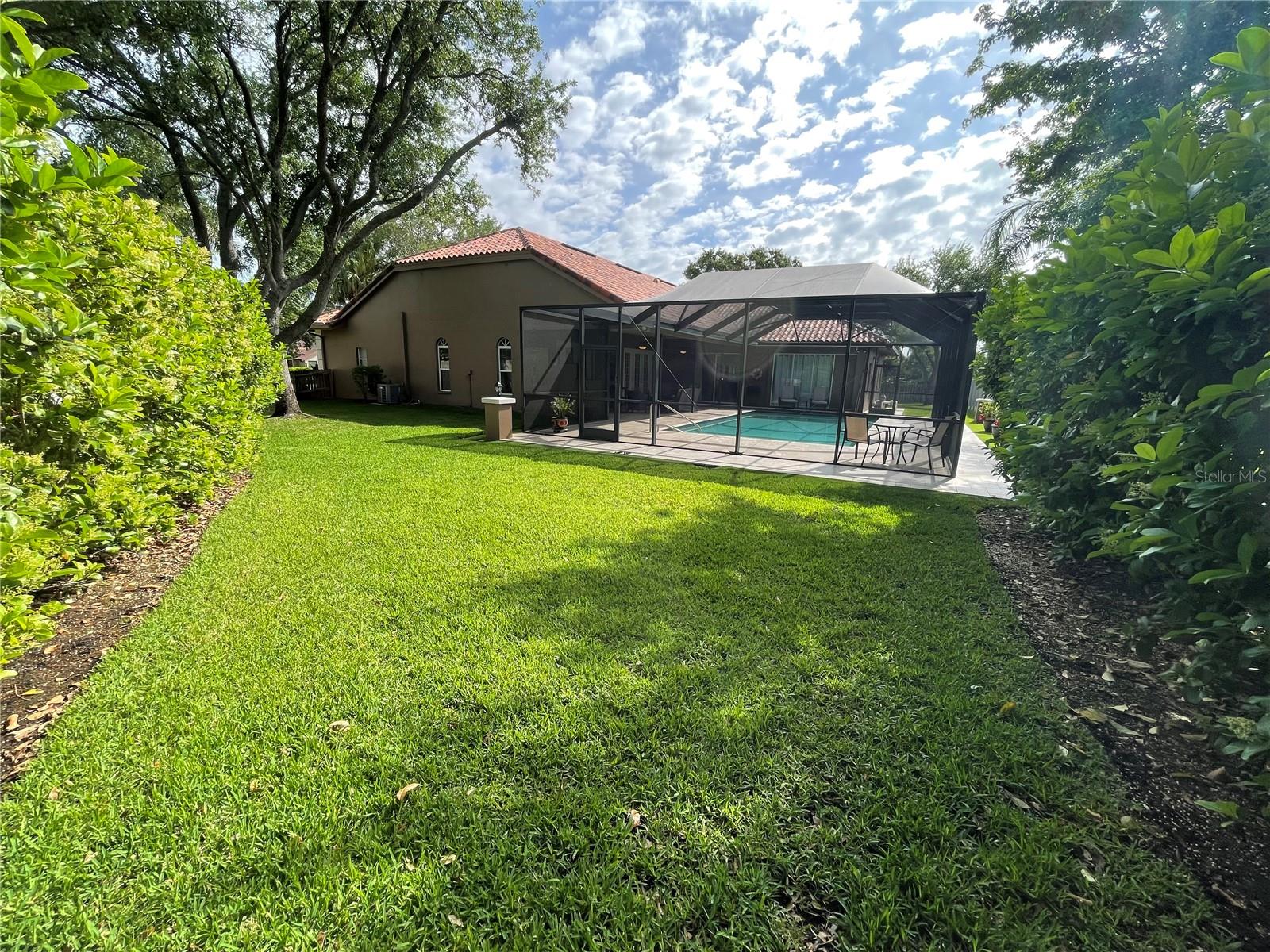 Listing photo id 30 for 2366 Anthony Avenue