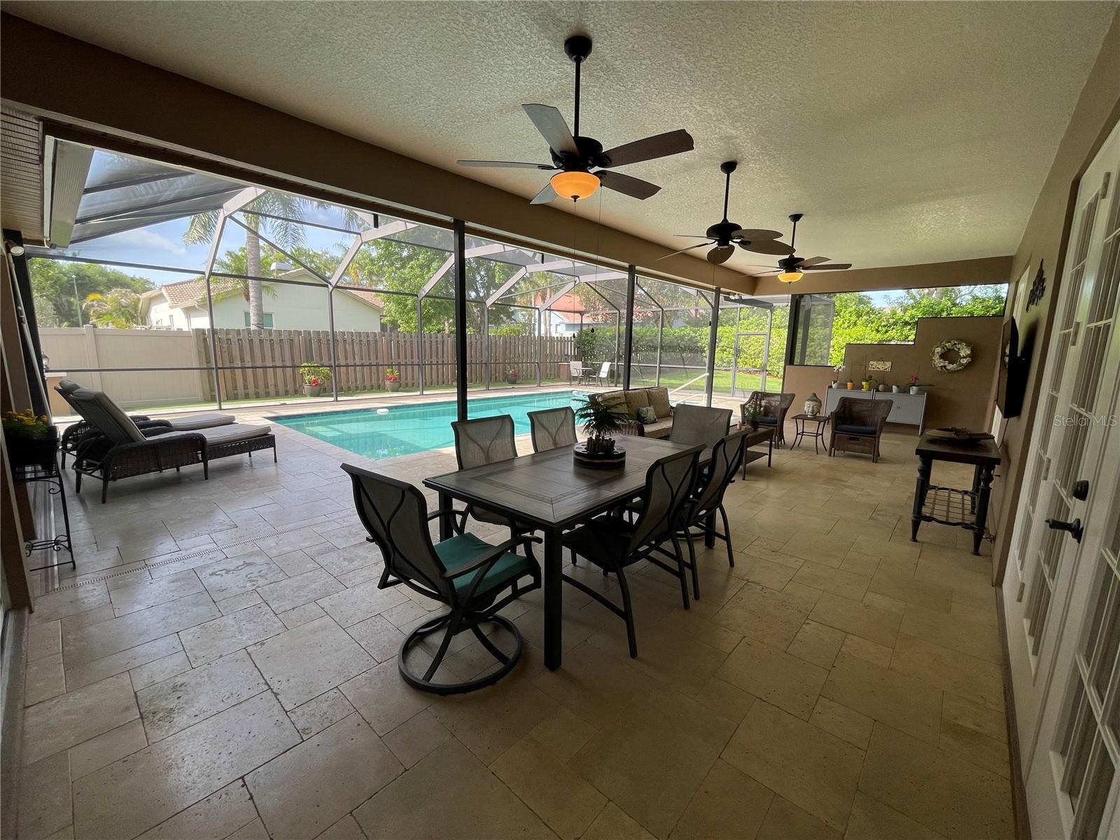 Listing photo id 36 for 2366 Anthony Avenue