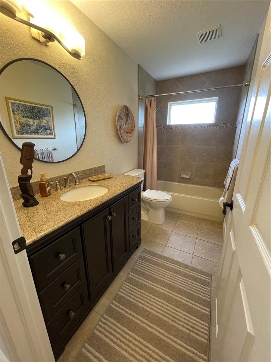 Listing photo id 54 for 2366 Anthony Avenue