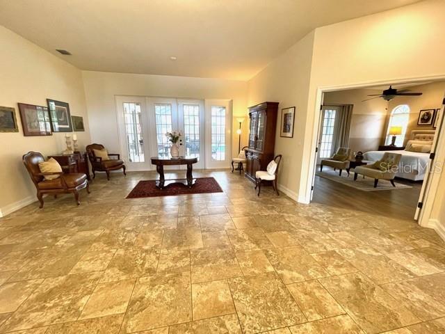 Listing photo id 5 for 2366 Anthony Avenue