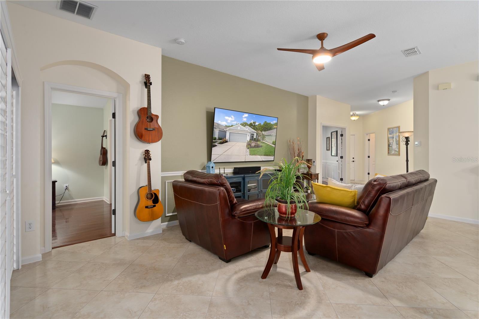 Image 18 of 81 For 5245 Gato Del Sol Circle