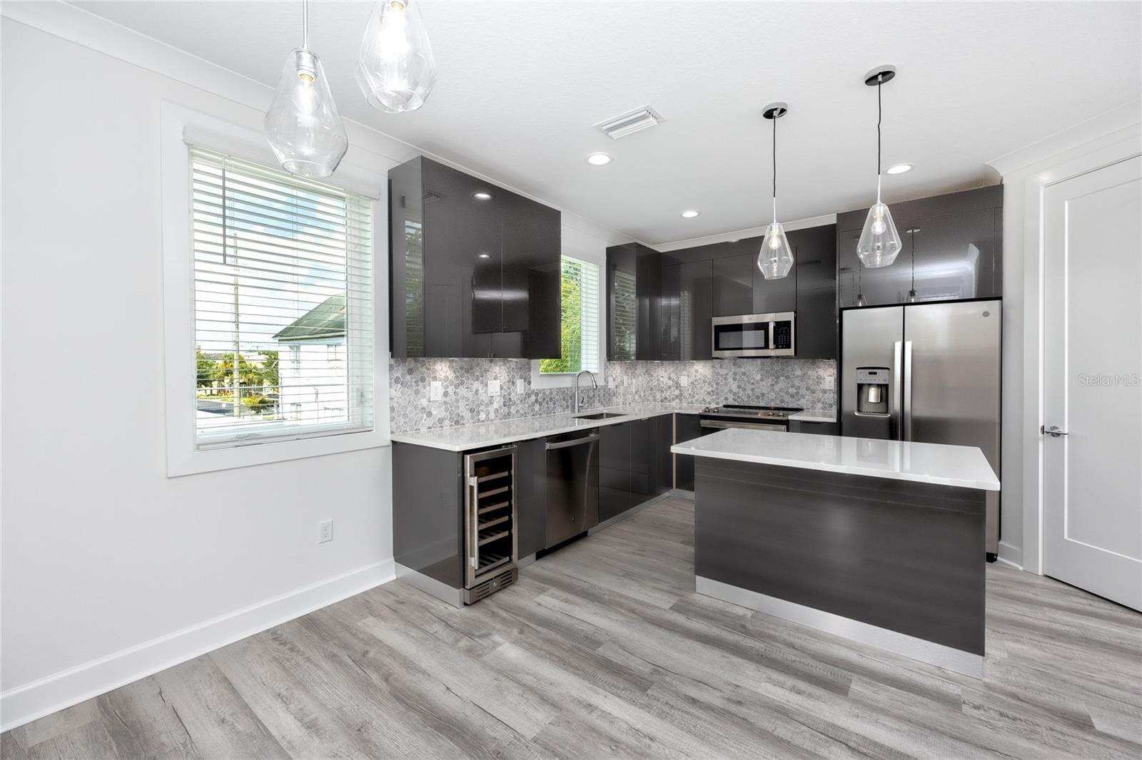 Image 12 of 42 For 1520 Pierce Street 1