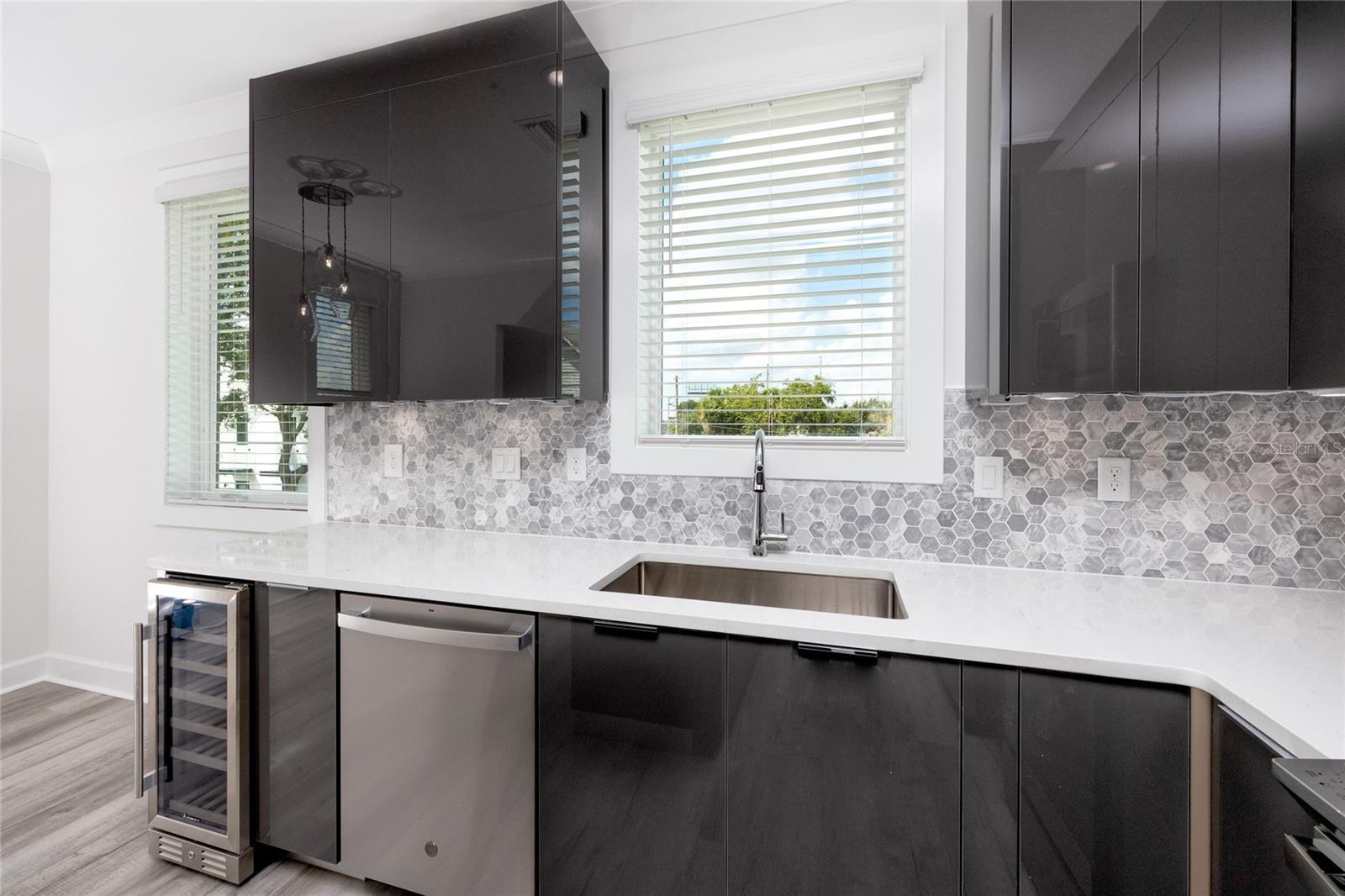 Image 16 of 42 For 1520 Pierce Street 1