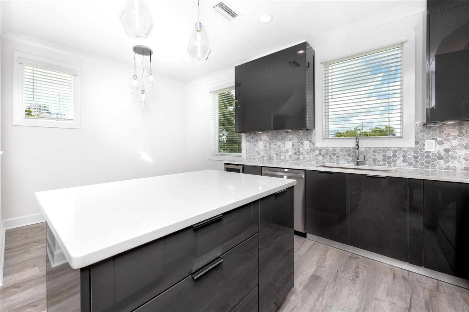 Image 17 of 42 For 1520 Pierce Street 1