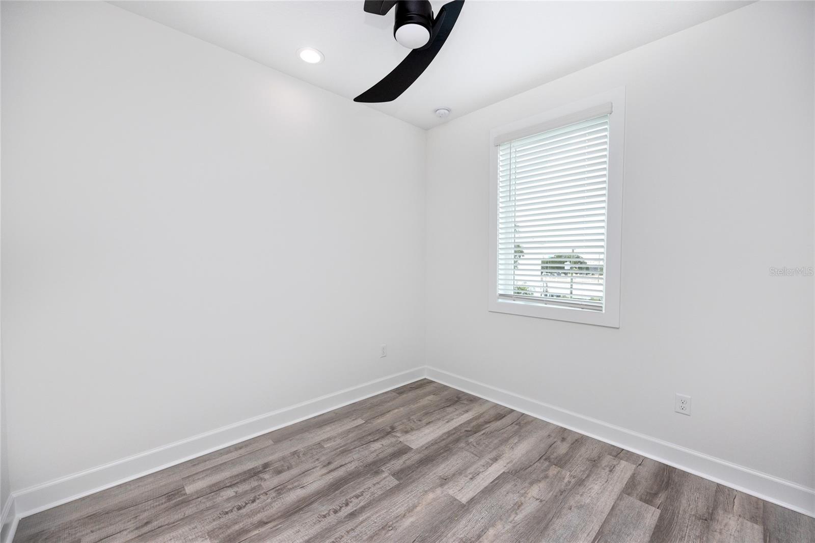 Image 26 of 42 For 1520 Pierce Street 1