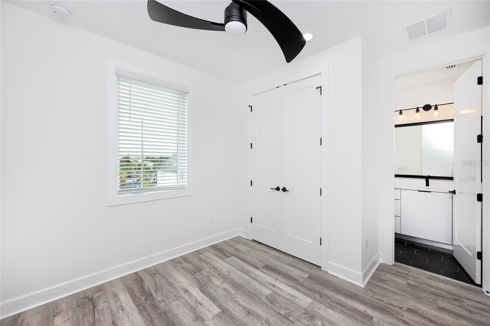 Image 27 of 42 For 1520 Pierce Street 1