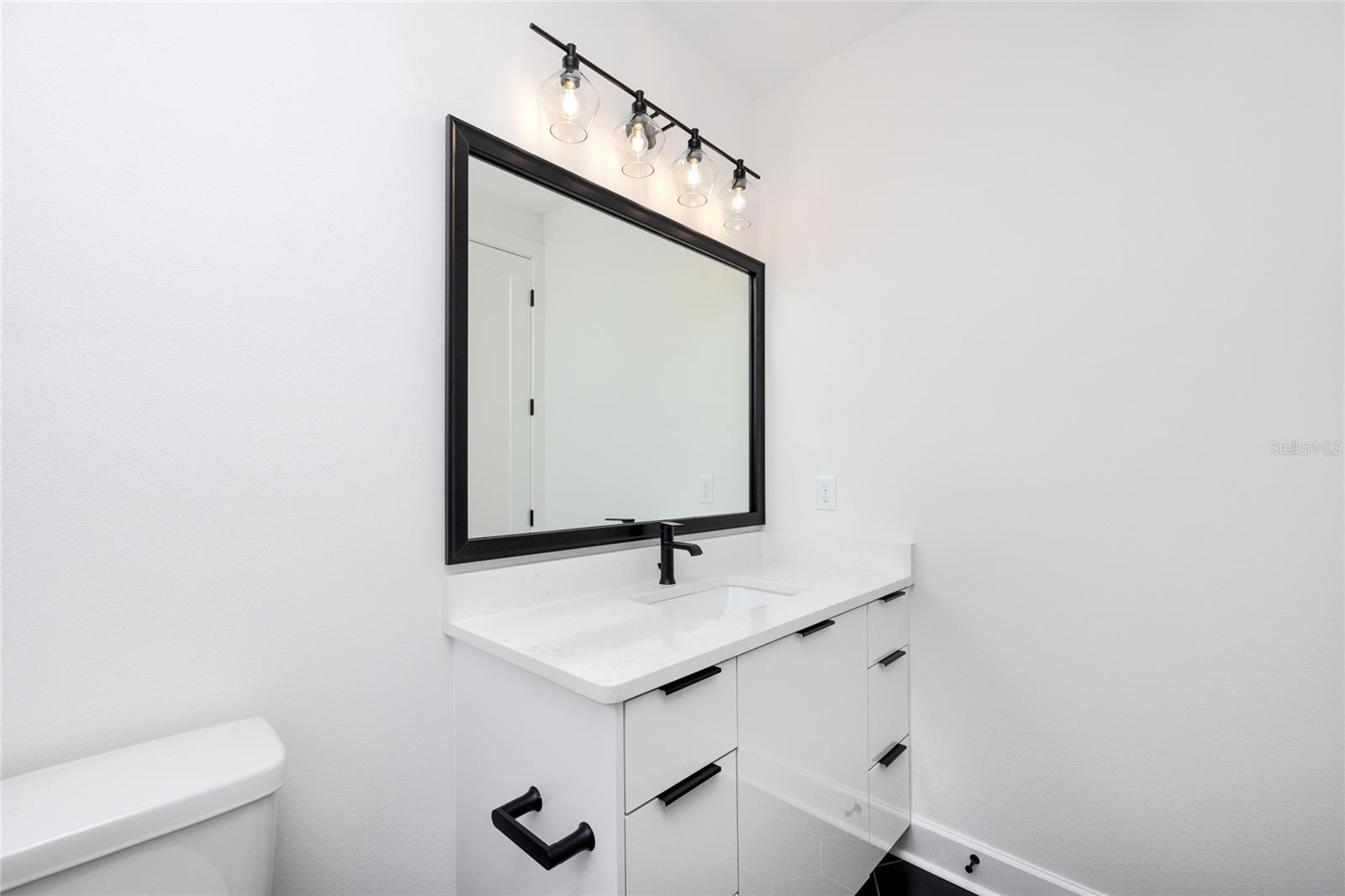 Image 29 of 42 For 1520 Pierce Street 1