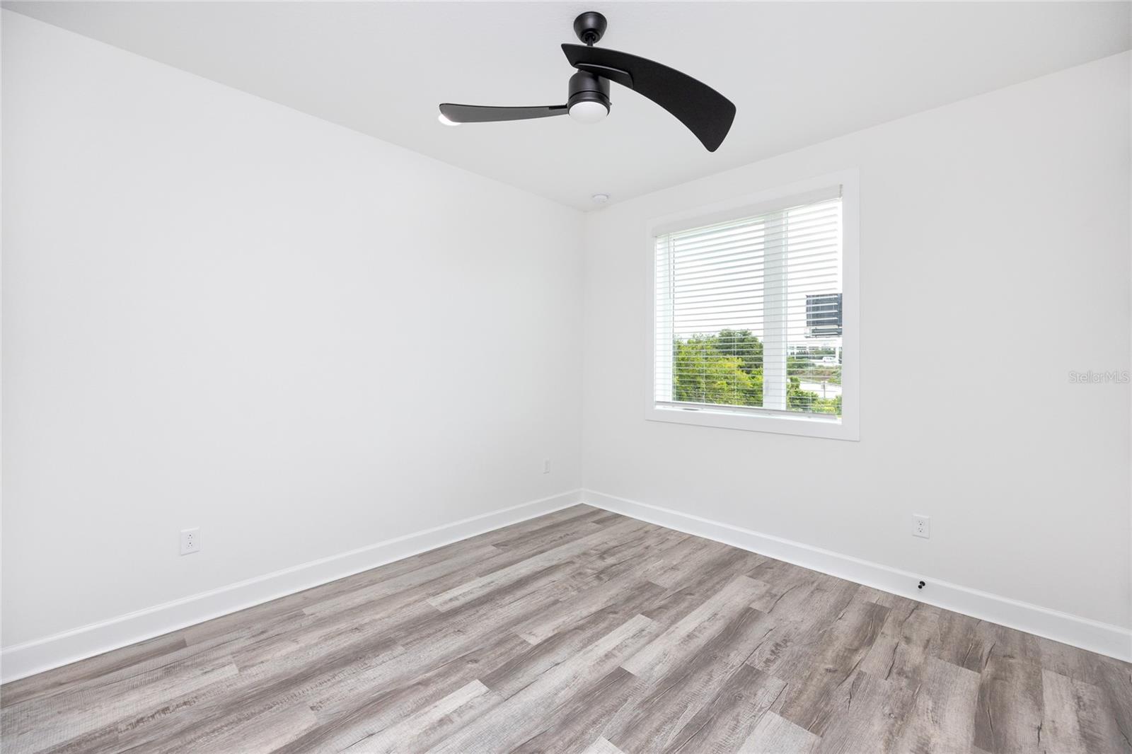 Image 31 of 42 For 1520 Pierce Street 1