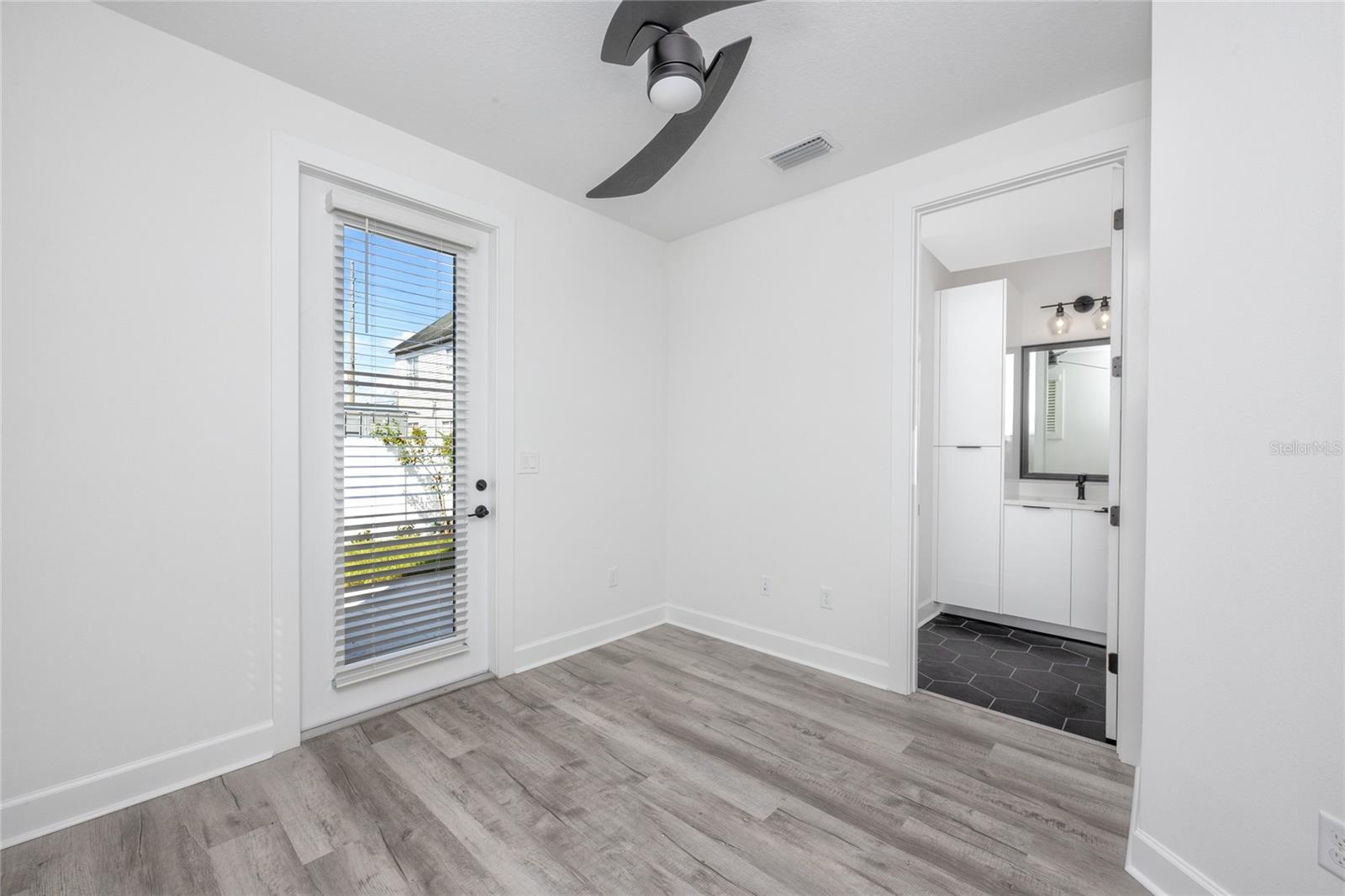 Image 7 of 42 For 1520 Pierce Street 1