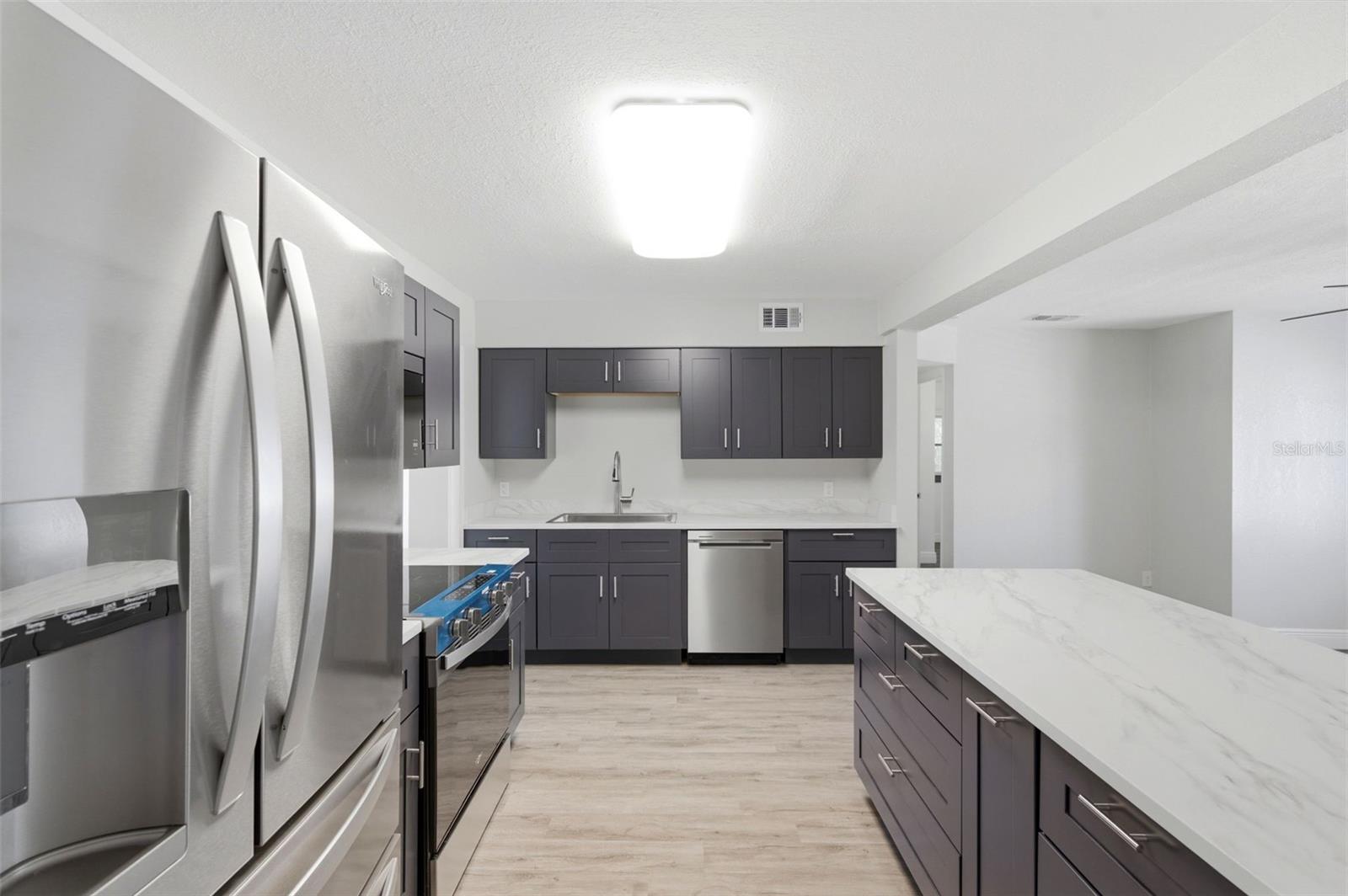 Listing photo id 9 for 7211 32nd Avenue N