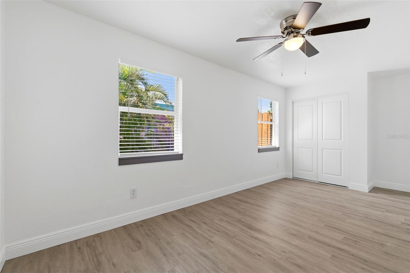 Listing photo id 13 for 7211 32nd Avenue N