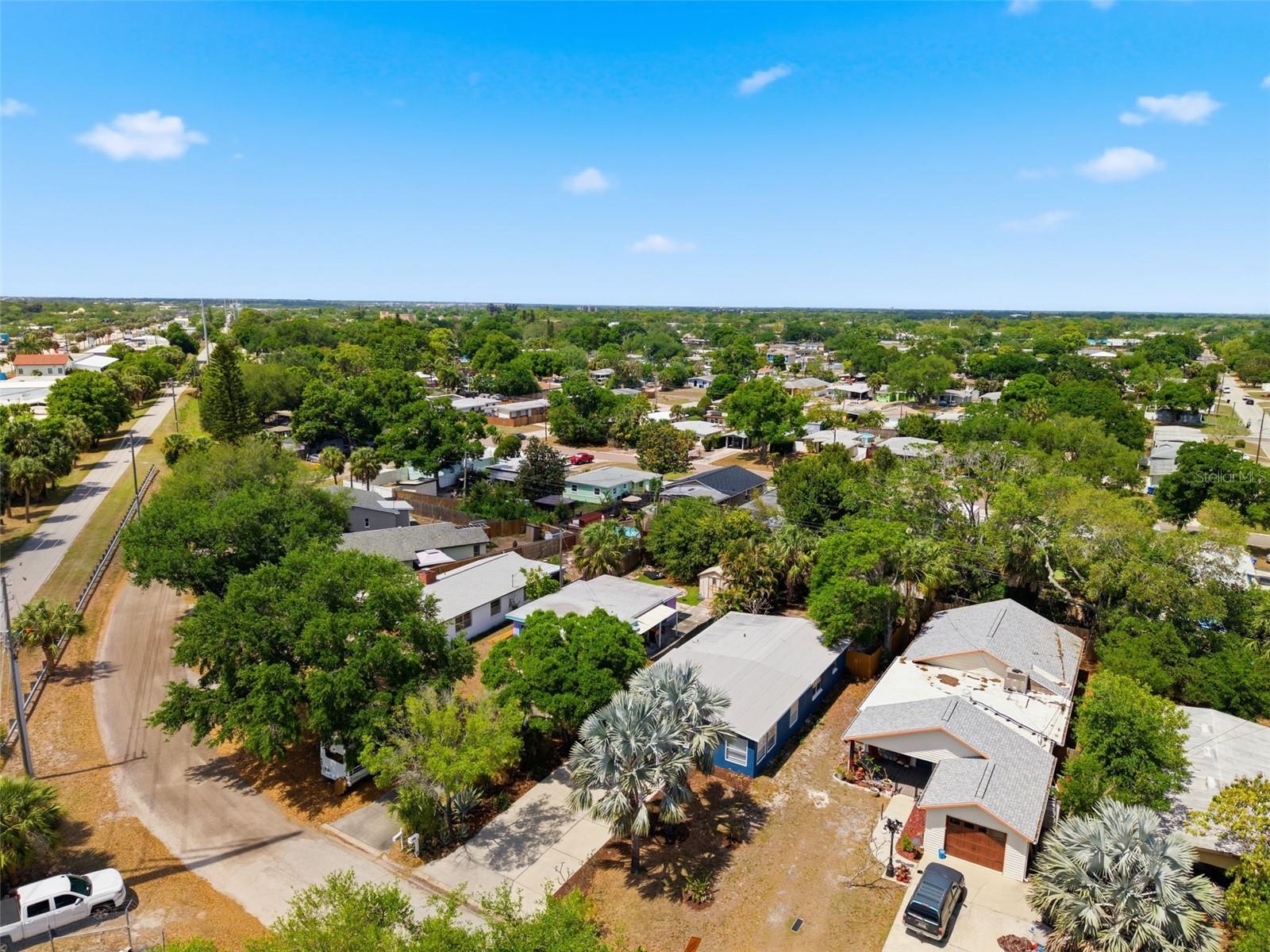 Listing photo id 27 for 7211 32nd Avenue N