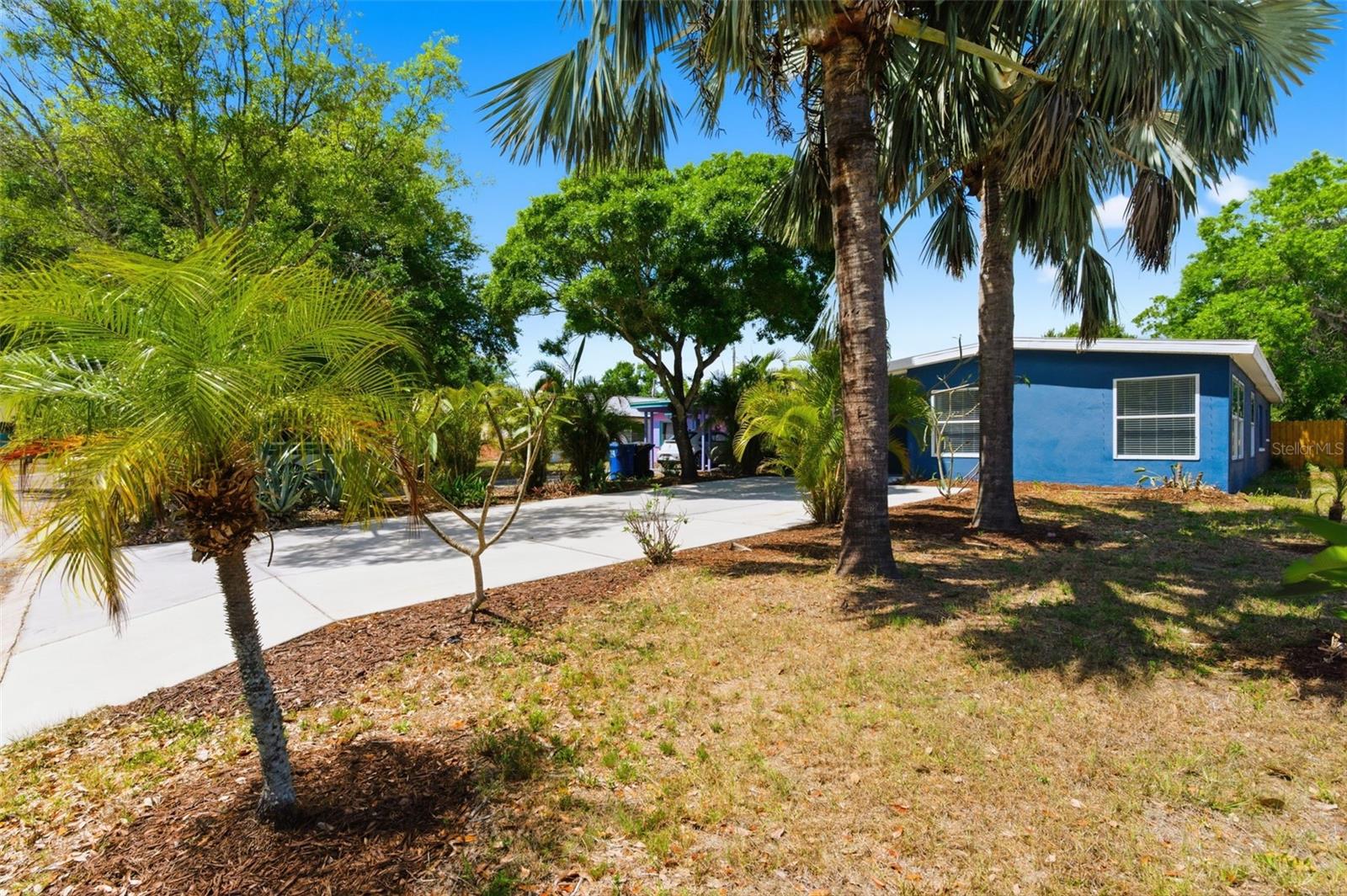 Listing photo id 1 for 7211 32nd Avenue N