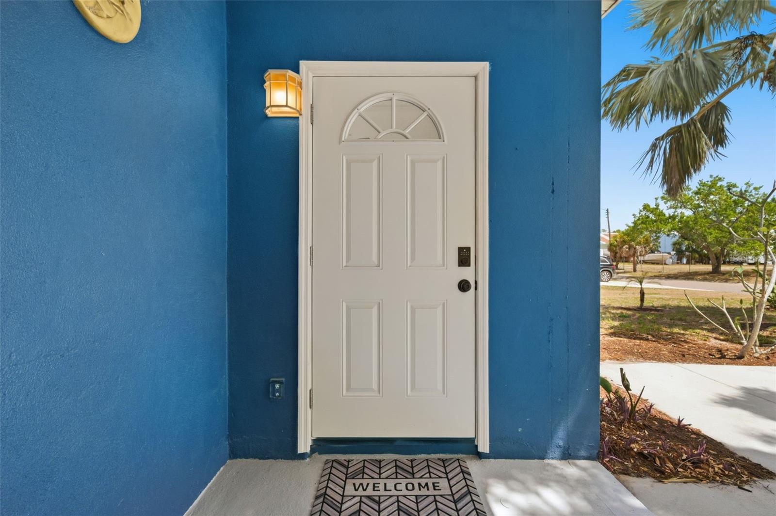 Listing photo id 2 for 7211 32nd Avenue N