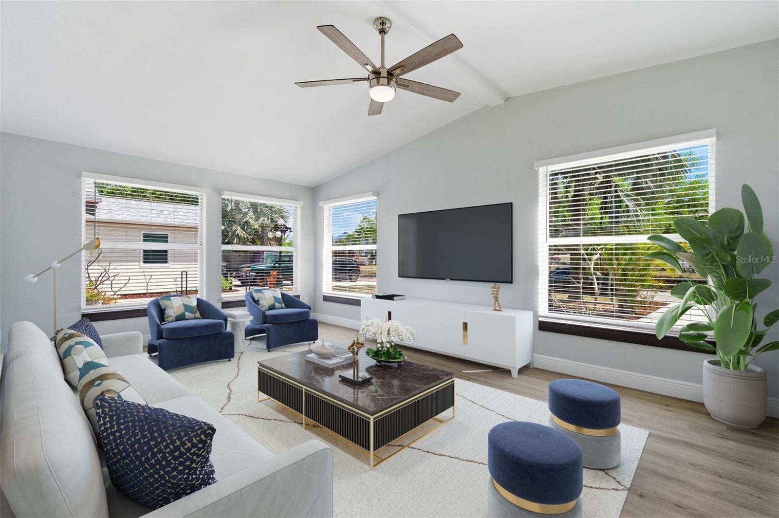 Listing photo id 3 for 7211 32nd Avenue N