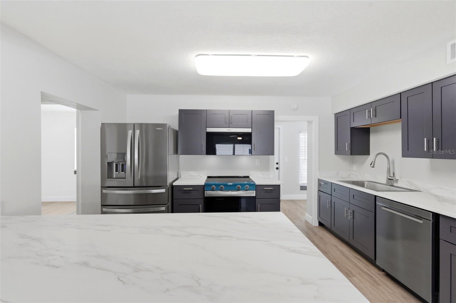 Listing photo id 6 for 7211 32nd Avenue N