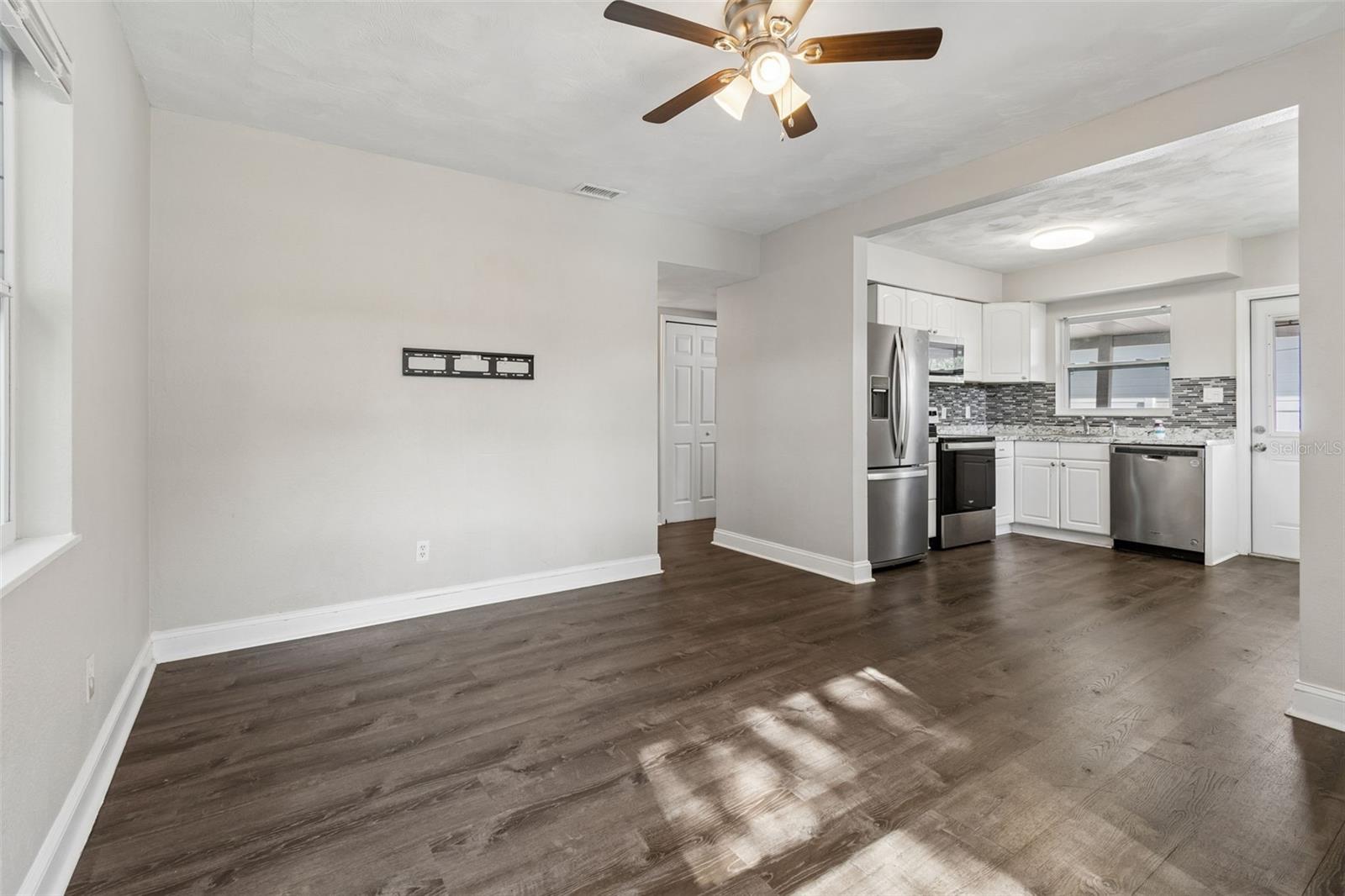 Image 14 of 87 For 6710 Harer Street