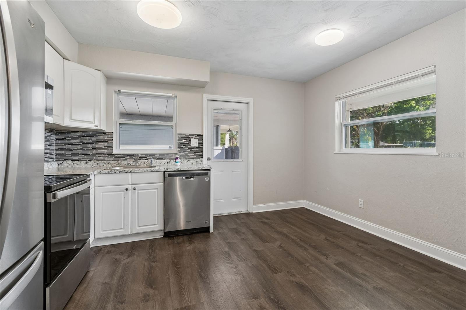 Image 18 of 87 For 6710 Harer Street