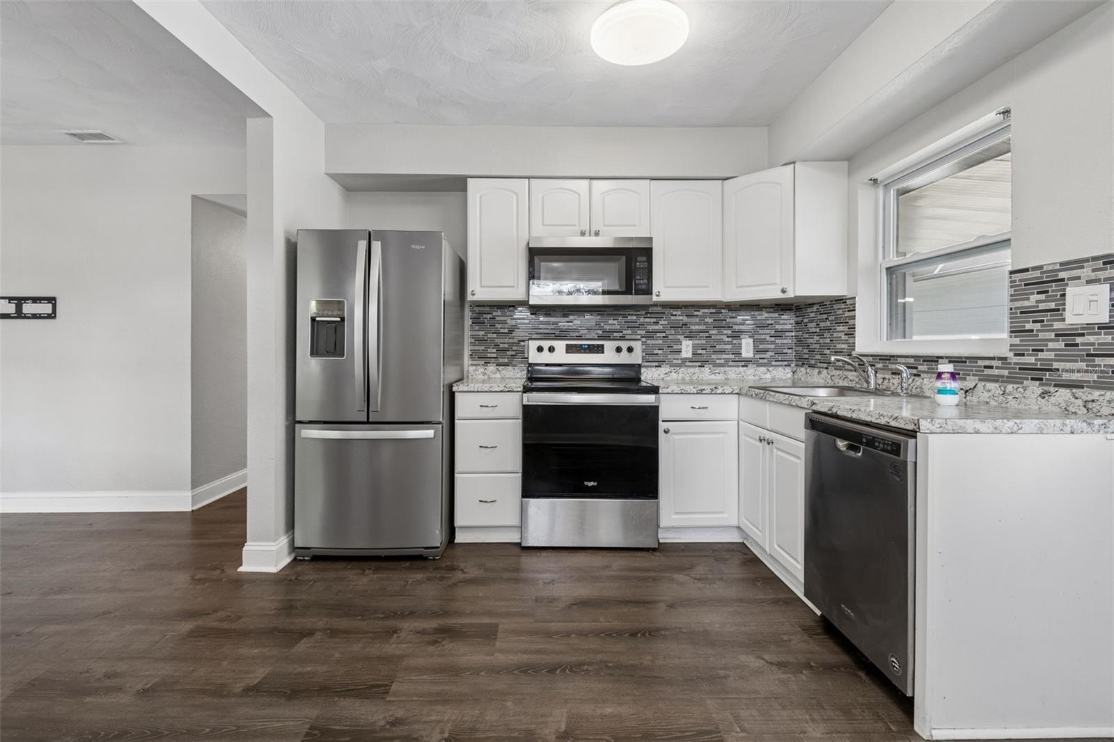 Image 22 of 87 For 6710 Harer Street