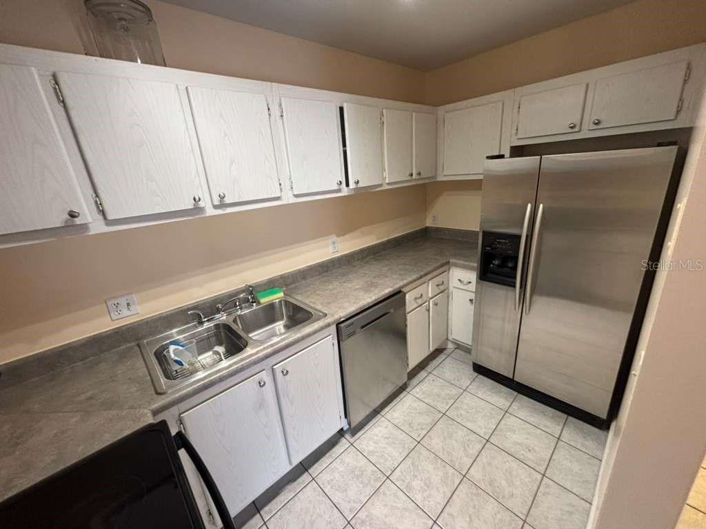 Image 2 of 12 For 660 62nd Avenue N 1204