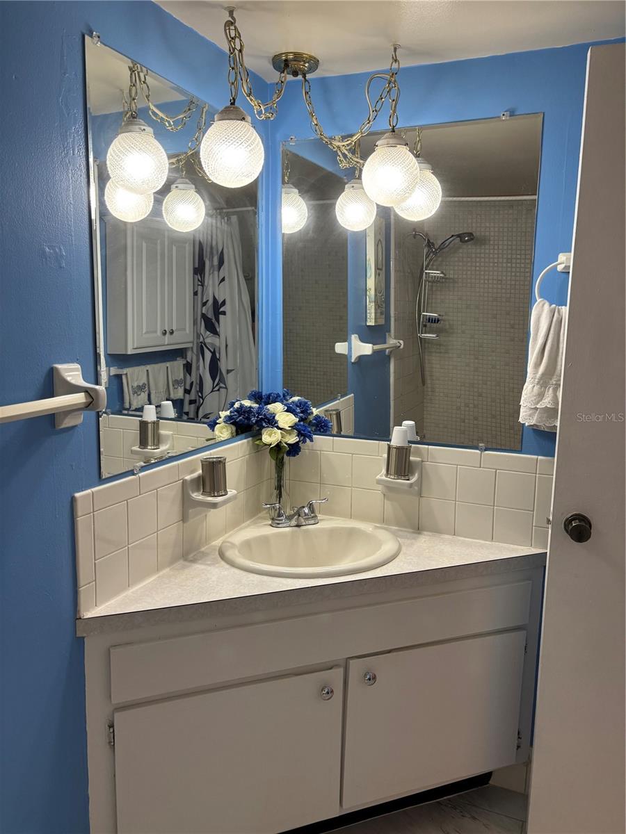 Image 9 of 19 For 6000 1st Avenue S 14