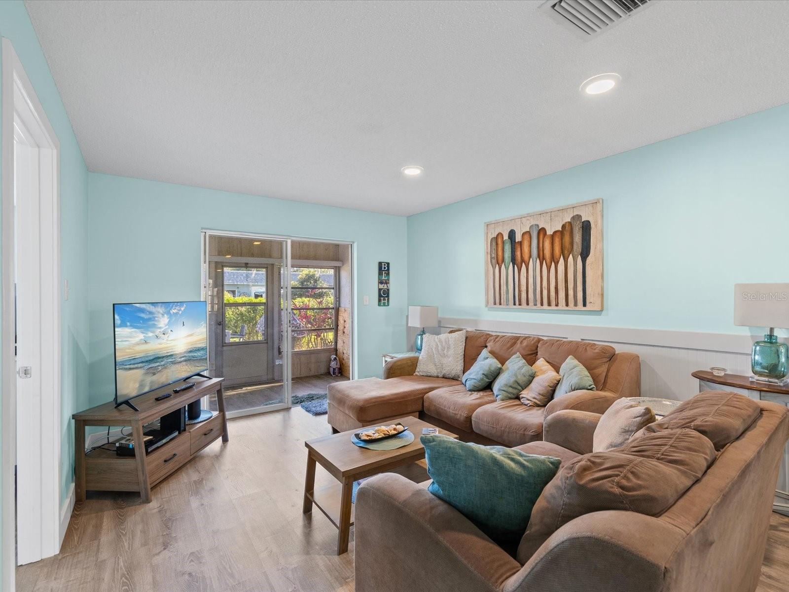 Image 10 of 44 For 3636 Trophy Boulevard 3636