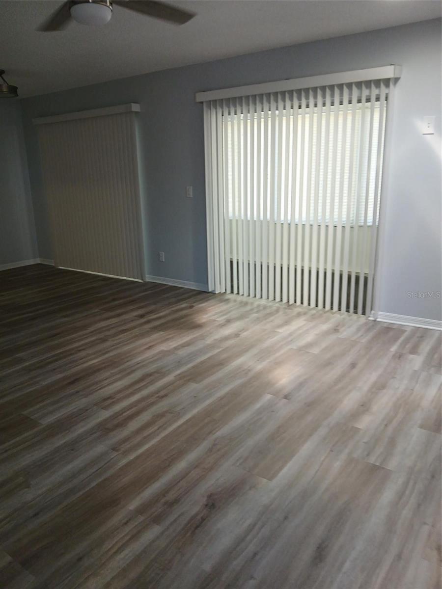 Image 3 of 13 For 431 Gloucester Boulevard 87