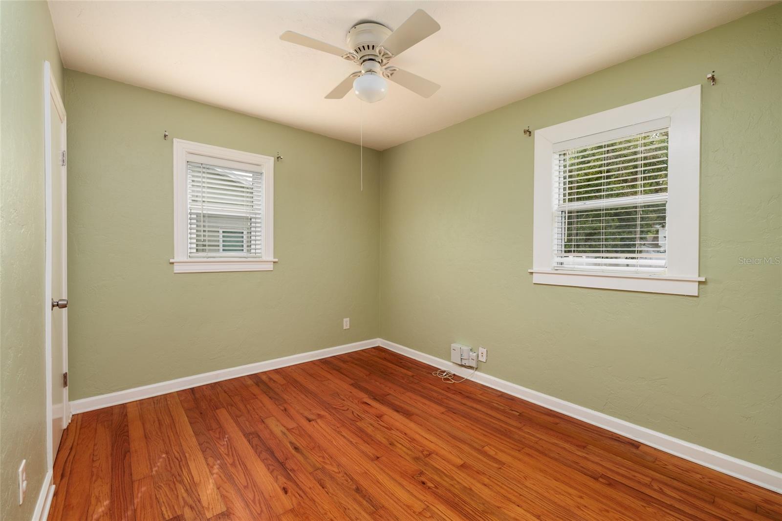 Image 13 of 18 For 1044 46th Avenue N