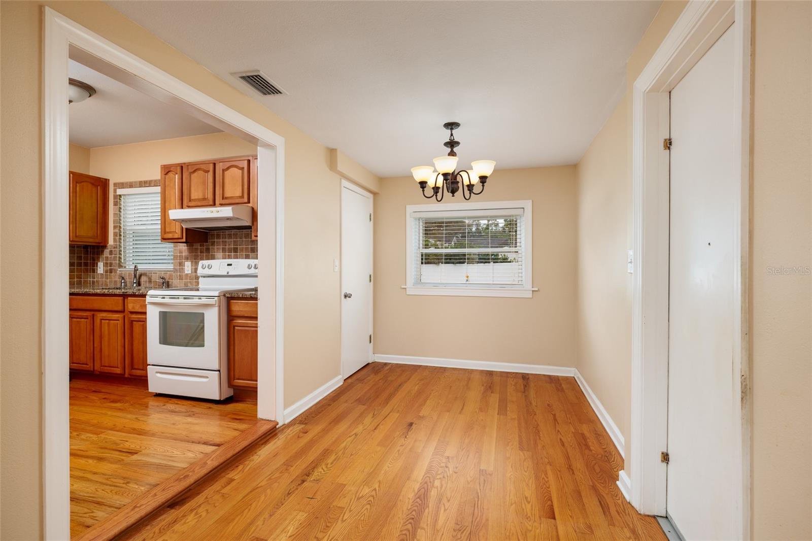 Image 7 of 18 For 1044 46th Avenue N