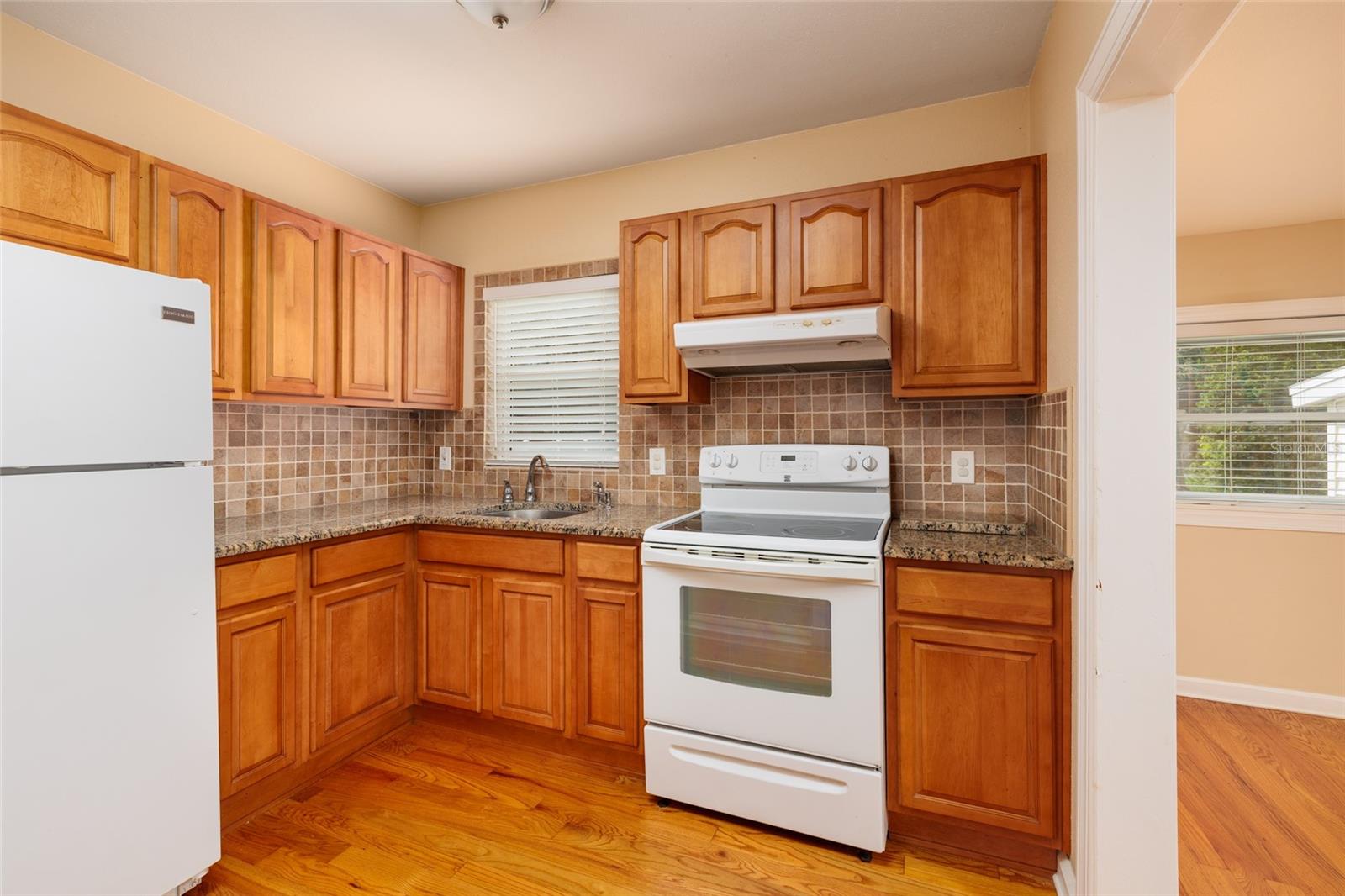 Image 8 of 18 For 1044 46th Avenue N