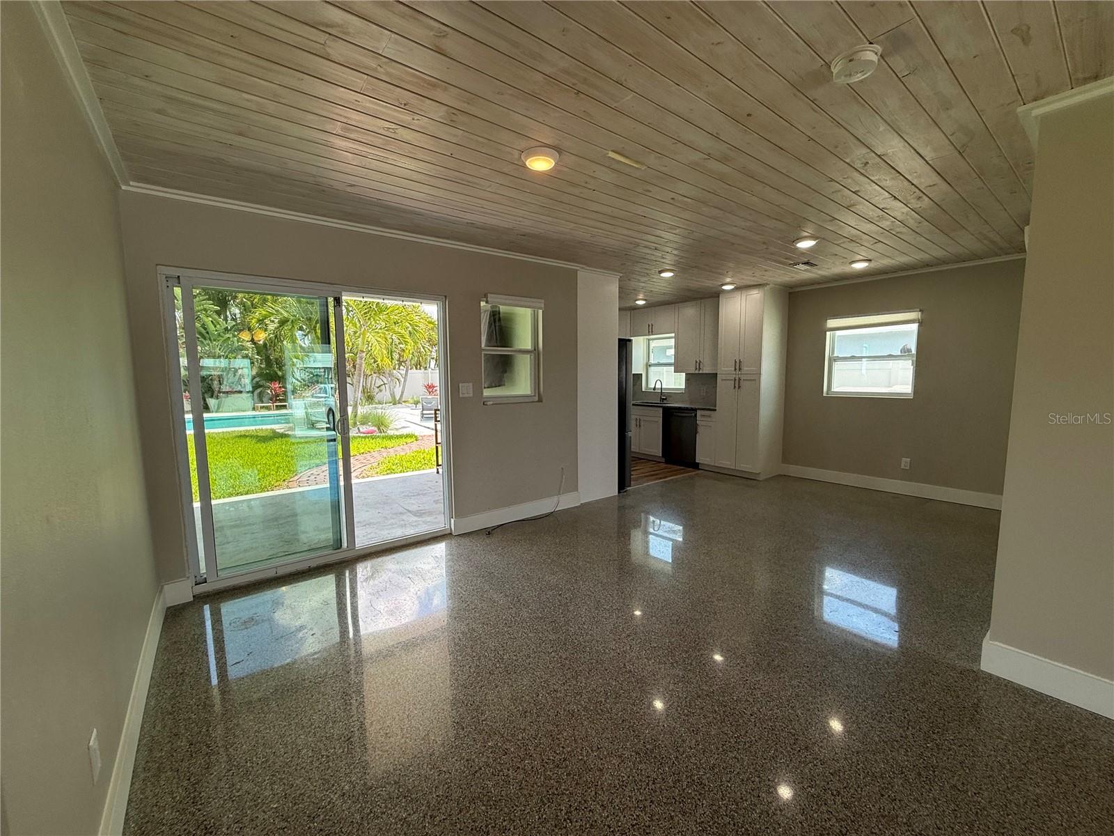 Image 5 of 35 For 3665 Belle Vista Drive E