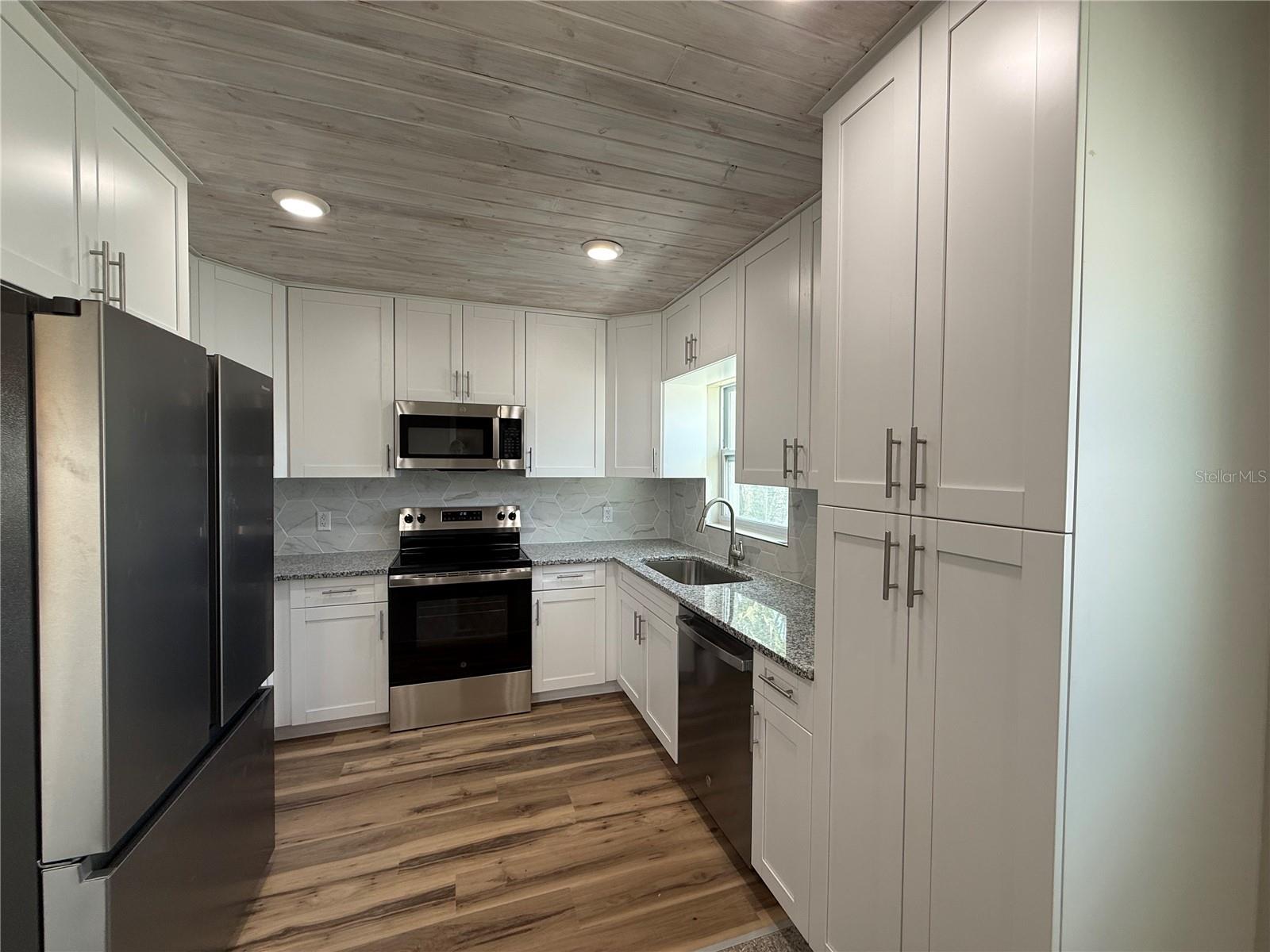 Image 8 of 35 For 3665 Belle Vista Drive E