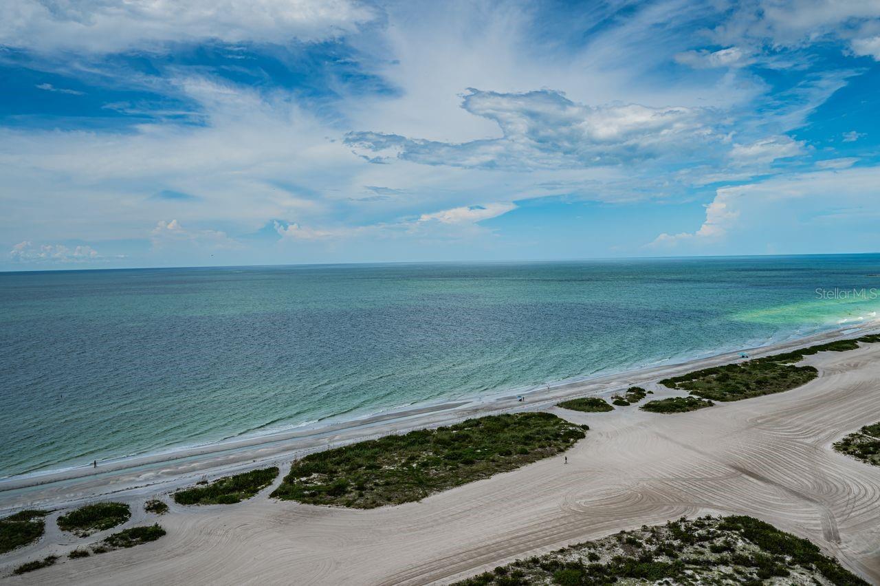 Image 13 of 83 For 1290 Gulf Boulevard 2004