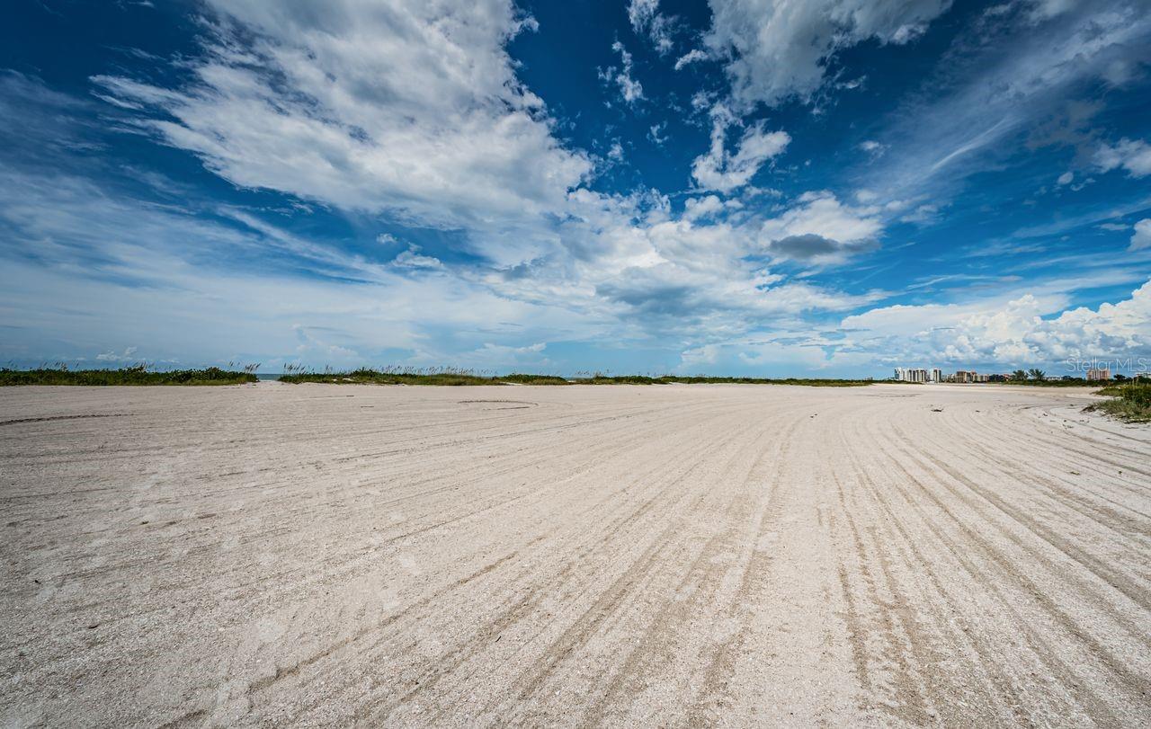 Image 21 of 83 For 1290 Gulf Boulevard 2004