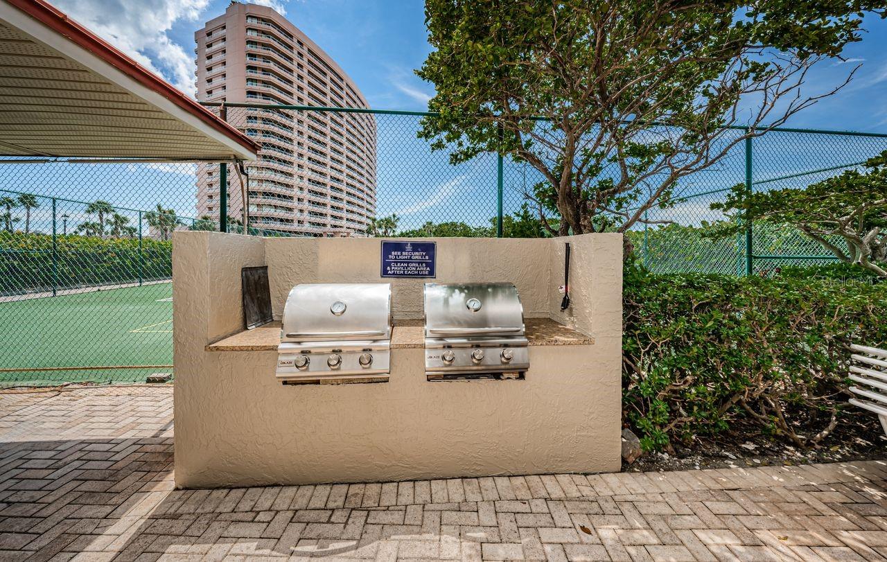 Image 49 of 83 For 1290 Gulf Boulevard 2004