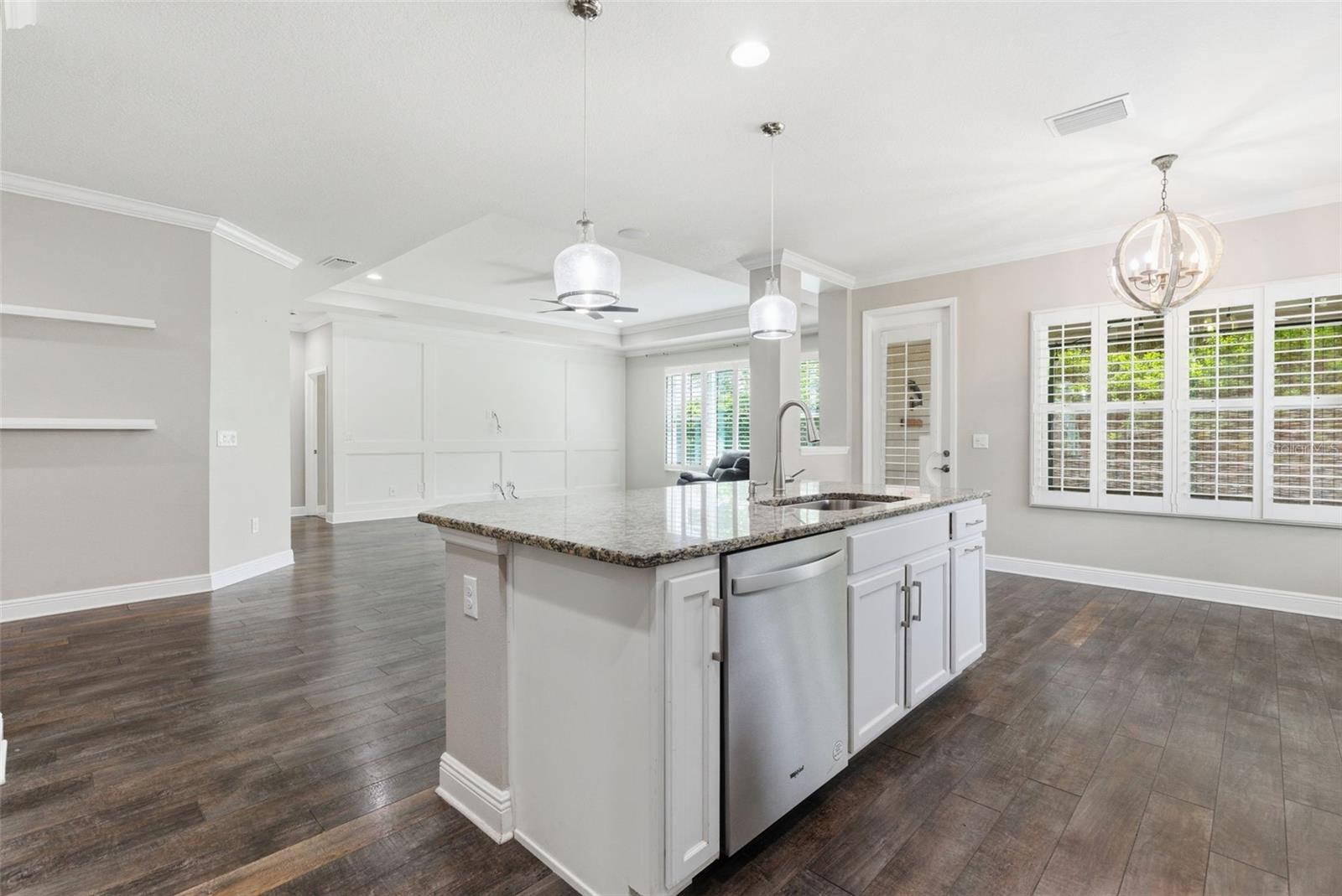 Listing photo id 13 for 7017 Artesian Court